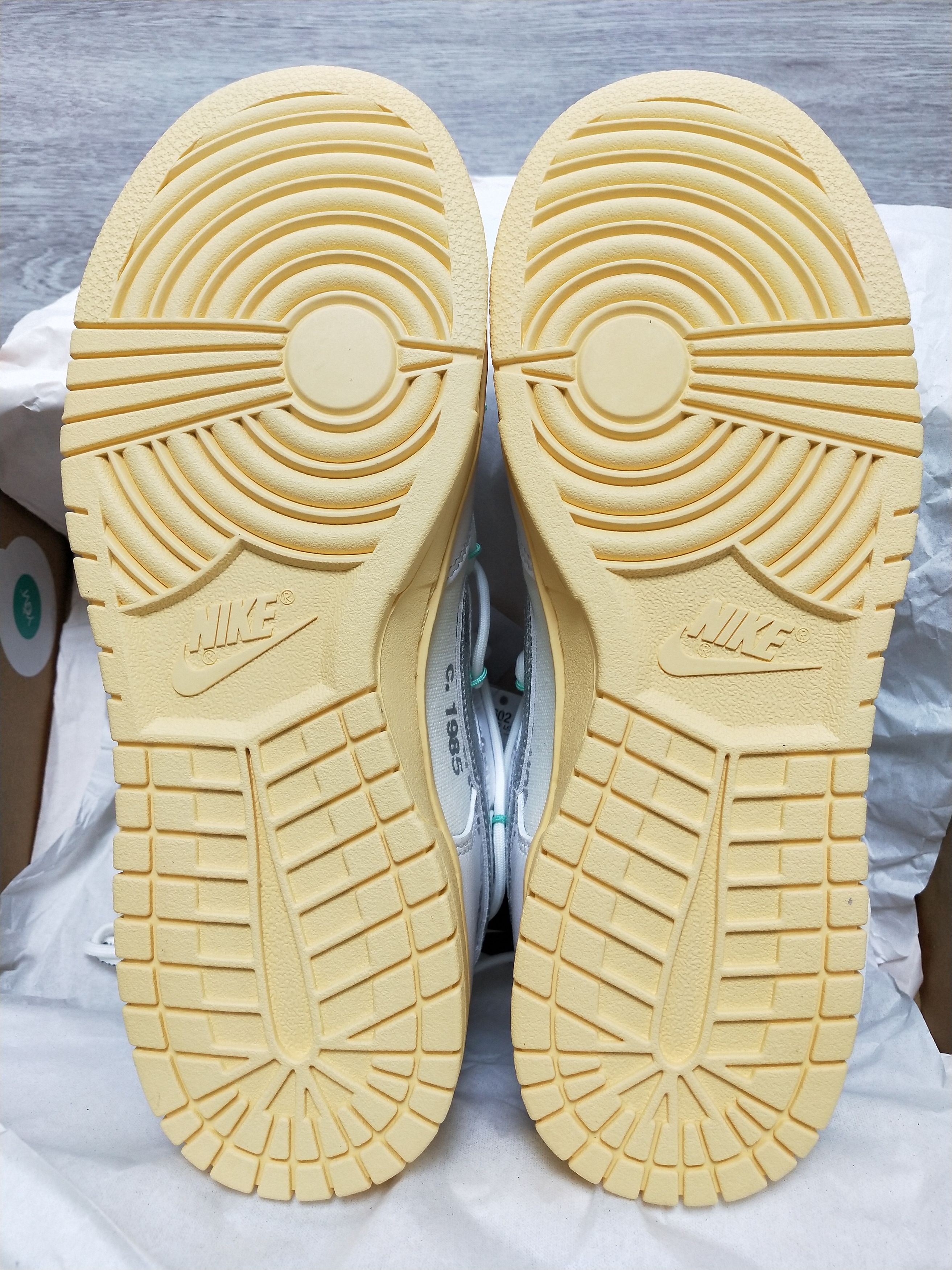 Nike × Off-White Nike Off-White Dunk Low Lot 1/50 Size US 8 / EU 41 - 7 Thumbnail