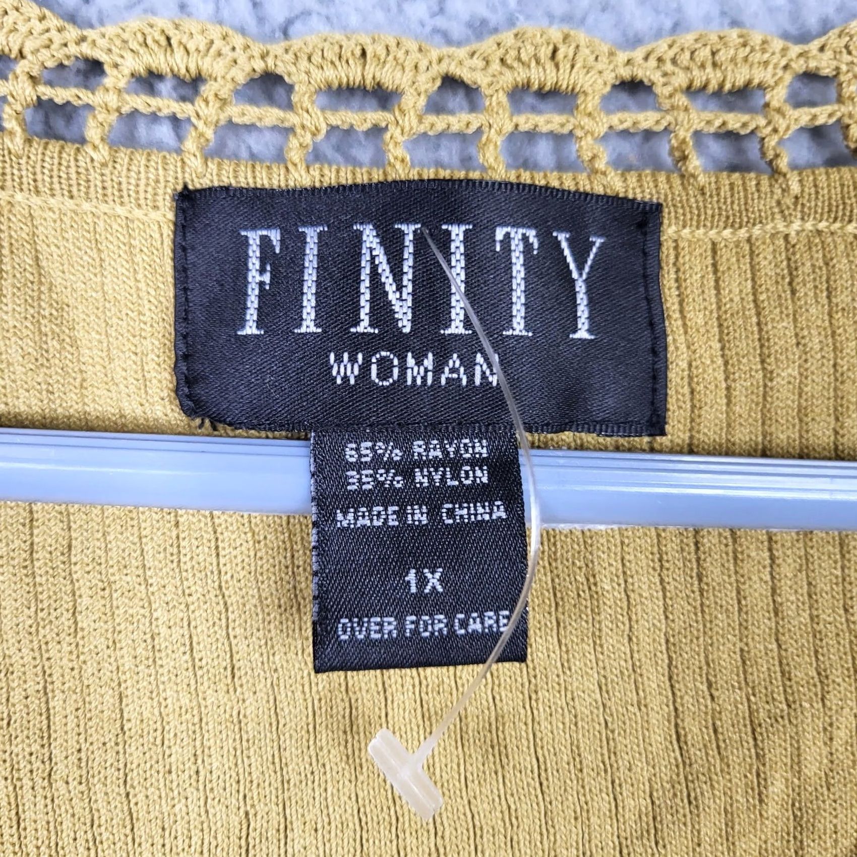 Vintage FINITY Tank Top Womens 1X Tan Ribbed Sleeveless V-Neck Casual Basic All Seasons Knit Shirt 1X Womens Tan Ribbed Sleeveless Tank Top Size 1X NEW Size XL / US 12-14 / IT 48-50 - 2 Thumbnail