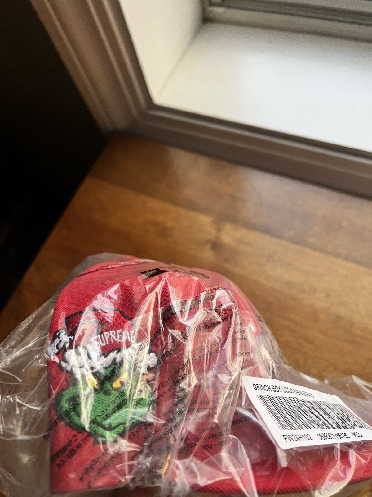 Supreme Grinch Box Logo New Era (FW24) - $58