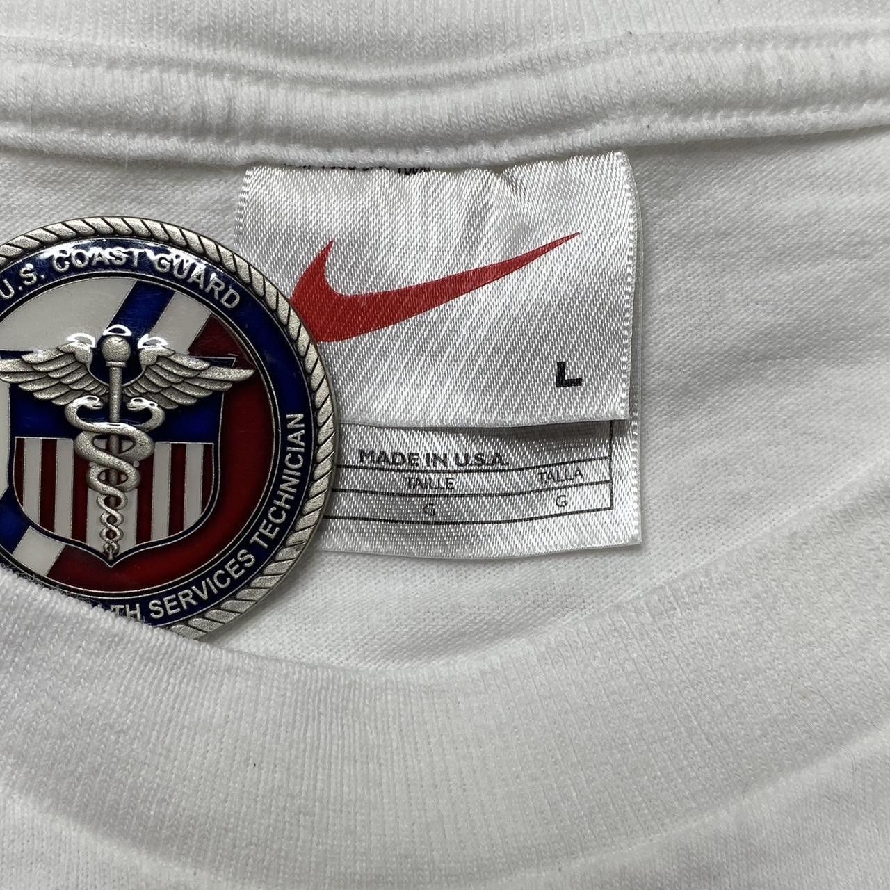 Nike Vintage Nike White Embroidered Tee Size Large Size US L / EU 52-54 / 3 - 3 Thumbnail