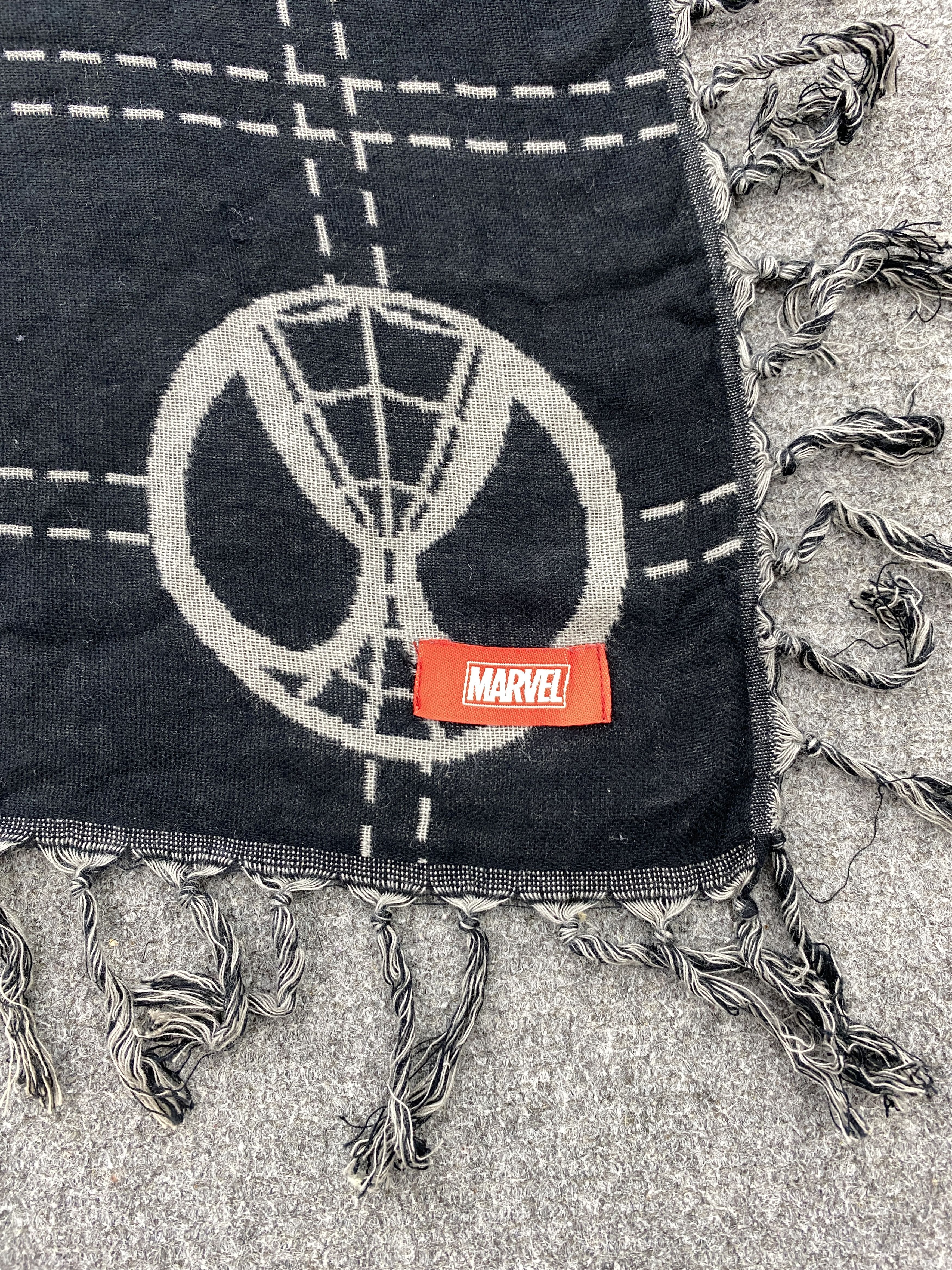 Marvel Comics × Vintage Marvel Wool Scarf Shawl Babushka head Scarf SN0032 Size ONE SIZE - 5 Thumbnail