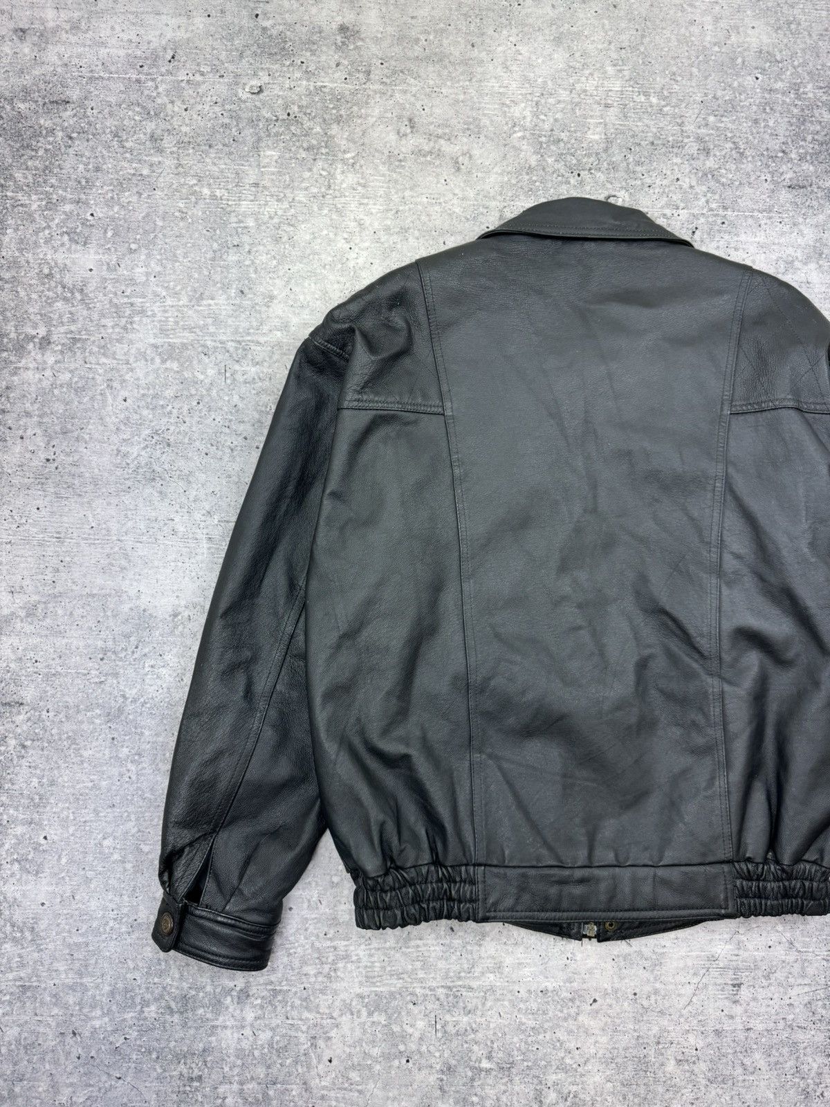 Vintage Vintage Genuine Leather Classic Bomber Leather Jacket Size L Size US L / EU 52-54 / 3 - 14 Thumbnail