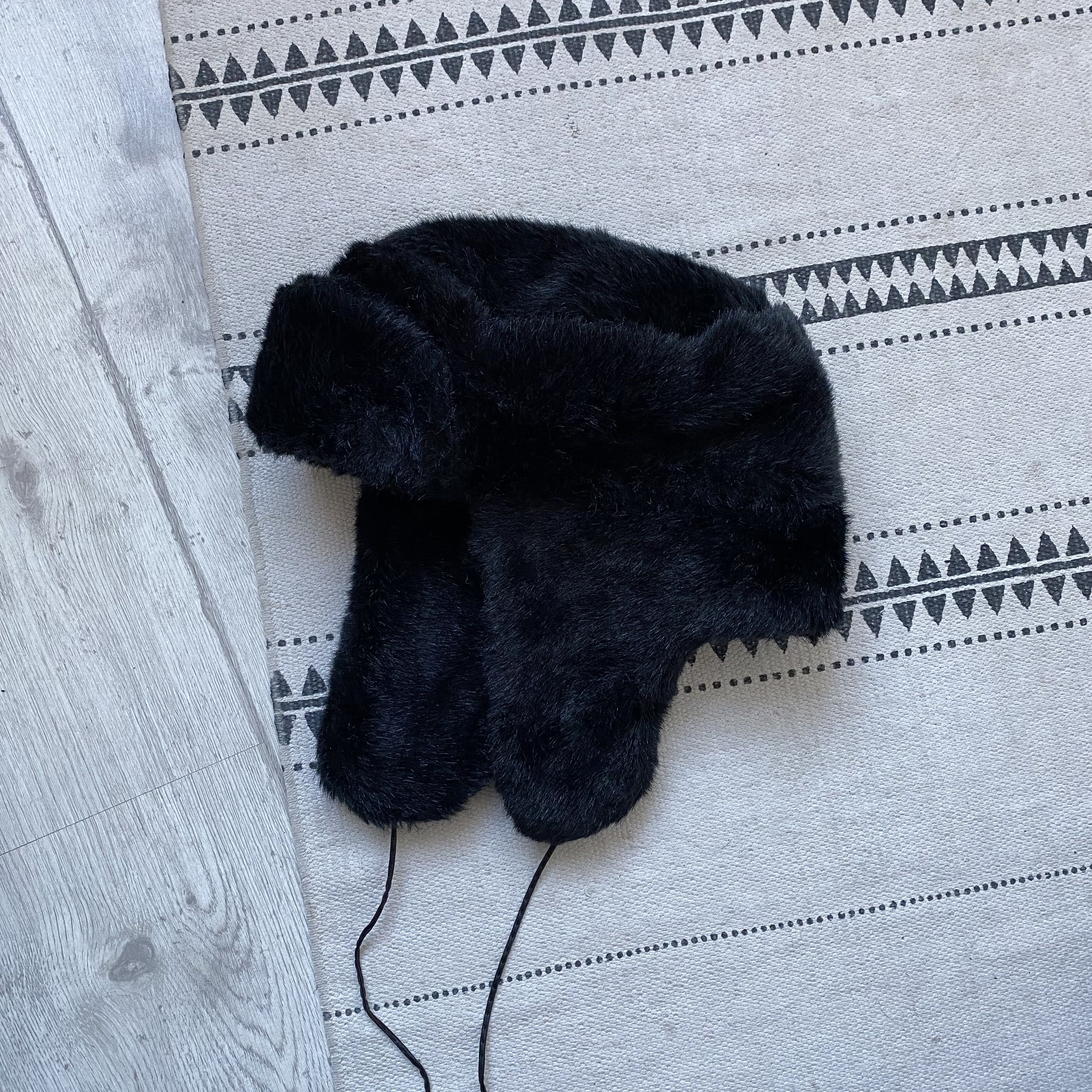 If Six Was Nine Vintage 2000s Faux Fur Trapper Ushanka Winter Hat Y2K Size ONE SIZE - 1 Thumbnail