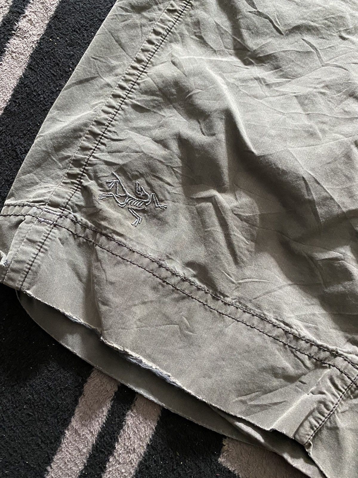 Arc'teryx × Vintage Vintage arc’teryx distressed short pants Size US 34 / EU 50 - 6 Thumbnail