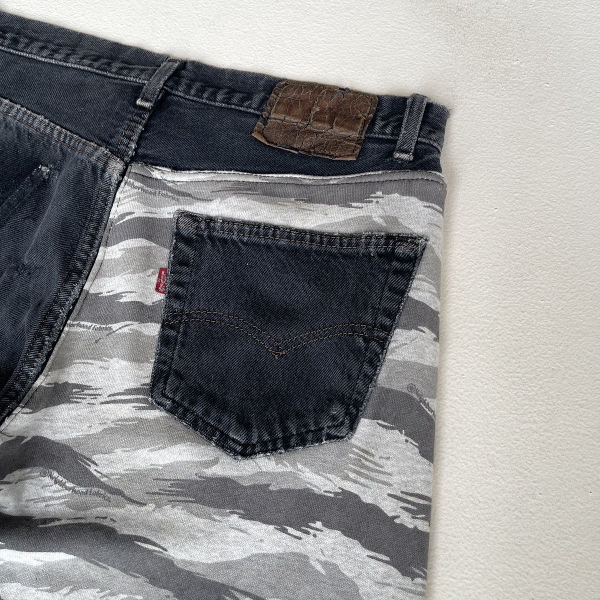 Levi's 90s Levi’s 501 Reworked Neighborhood Tiger Camo Mickey Denim Size US 34 / EU 50 - 10 Thumbnail