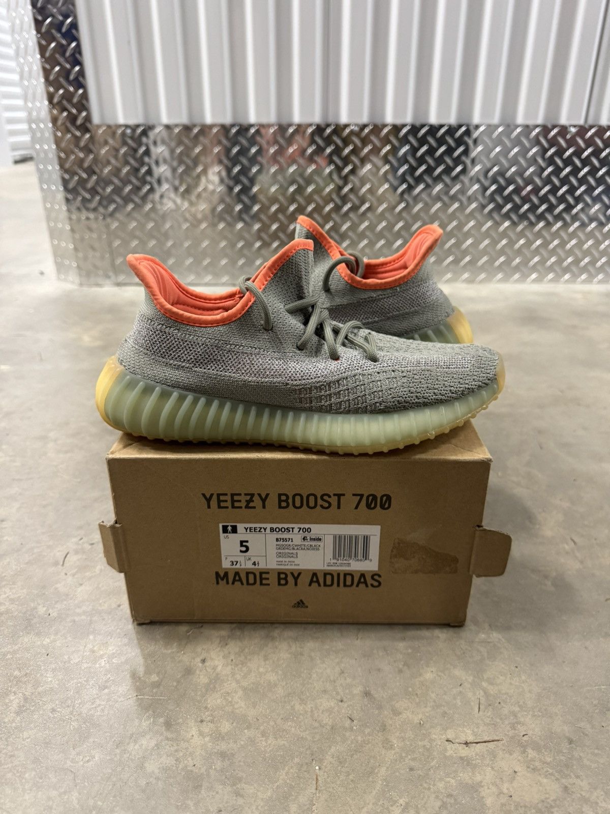 Adidas × Kanye West Adidas Yeezy 350 V2 Desert Sage Size 5.5 Size US 5.5 / EU 38 - 1 Thumbnail
