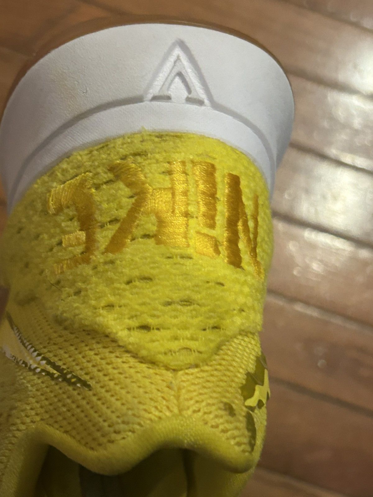 Nike Nike SpongeBob SquarePants x Kyrie 5 Size US 7.5 / EU 40-41 - 18 Thumbnail