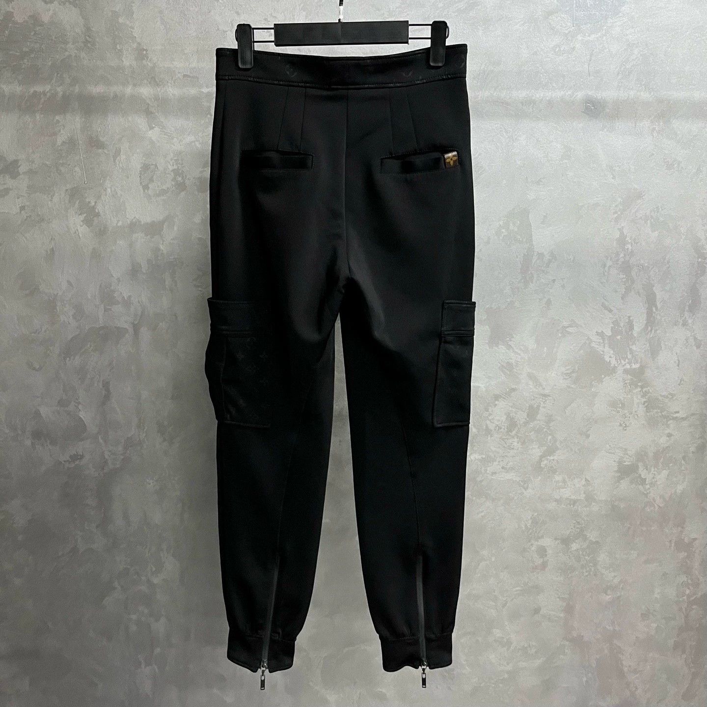 Louis Vuitton black button-up cargo pants by louis vuitton Size US 38 / EU 54 - 2 Thumbnail