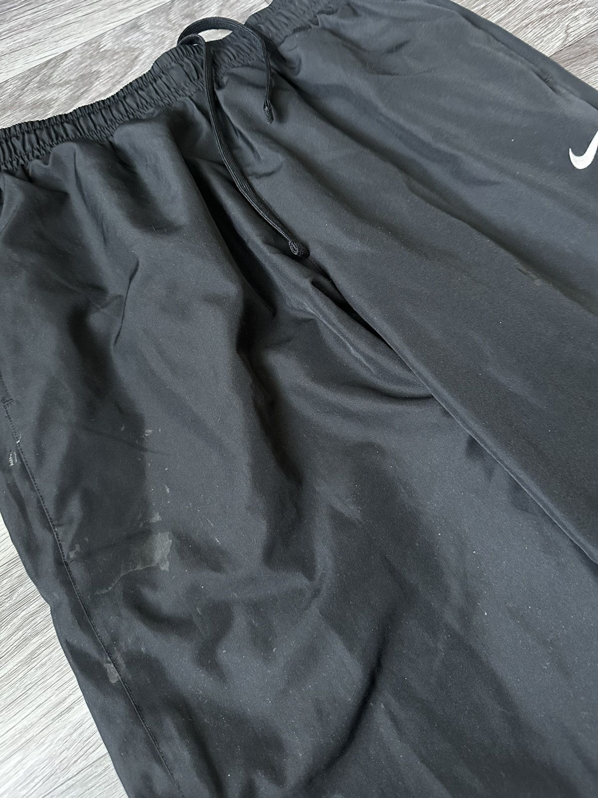Nike Vintage 90's Nike Baggy Nylon Trackpants Y2K Style Size US 36 / EU 52 - 2 Thumbnail