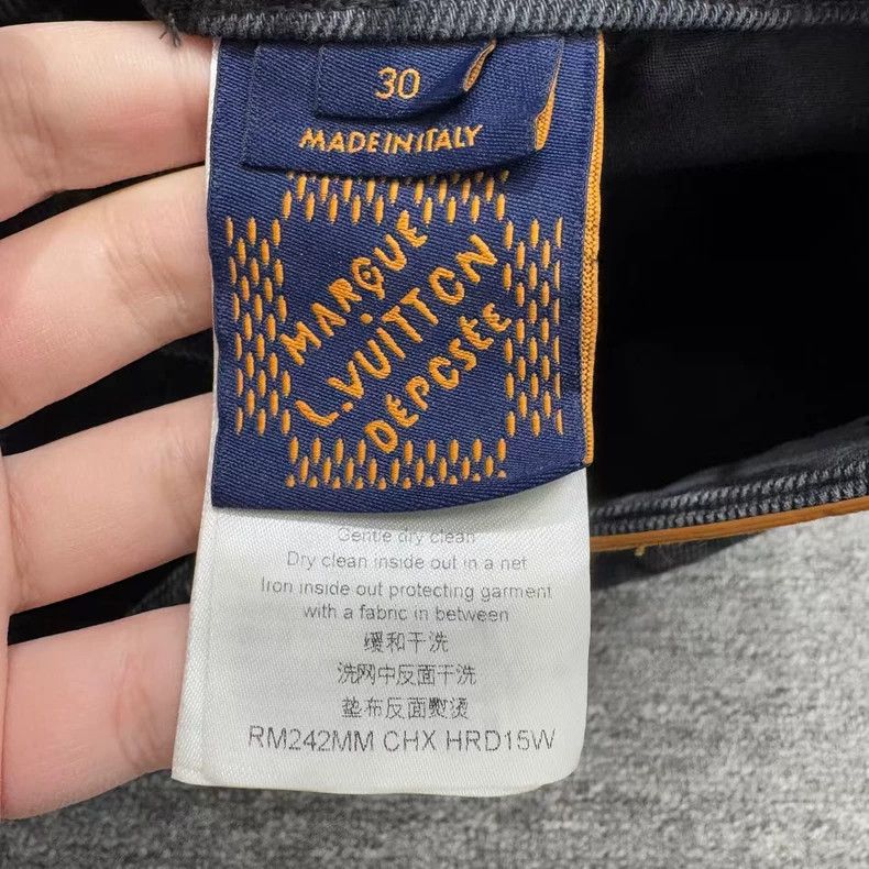 Louis Vuitton Louis Vuitton Fully printed presbyopic and slightly flared Size US 30 / EU 46 - 6 Thumbnail