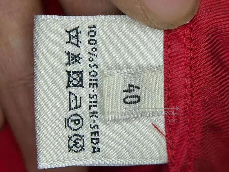 Hermes Hermes Red half-skirt, 100% mulberry silk, classic and ver Size 26" / US 2 / IT 38 - 3 Thumbnail