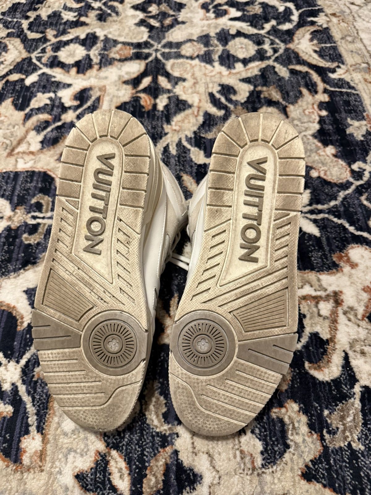 Louis Vuitton × Virgil Abloh Lv trainer Virgil era Size US 9 / EU 42 - 3 Thumbnail
