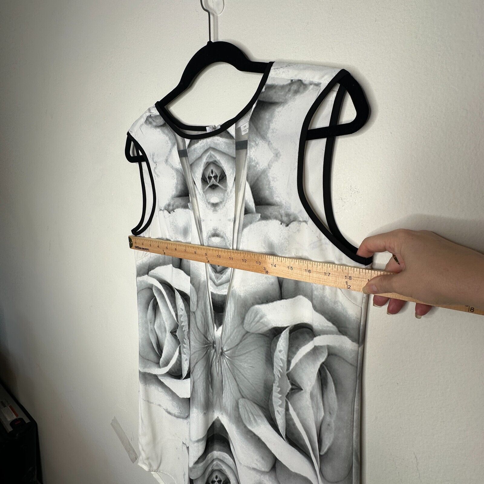 Other Finders Keepers Black White Tangled Secrets Rose Slip Dress Size M / US 6-8 / IT 42-44 - 11 Thumbnail