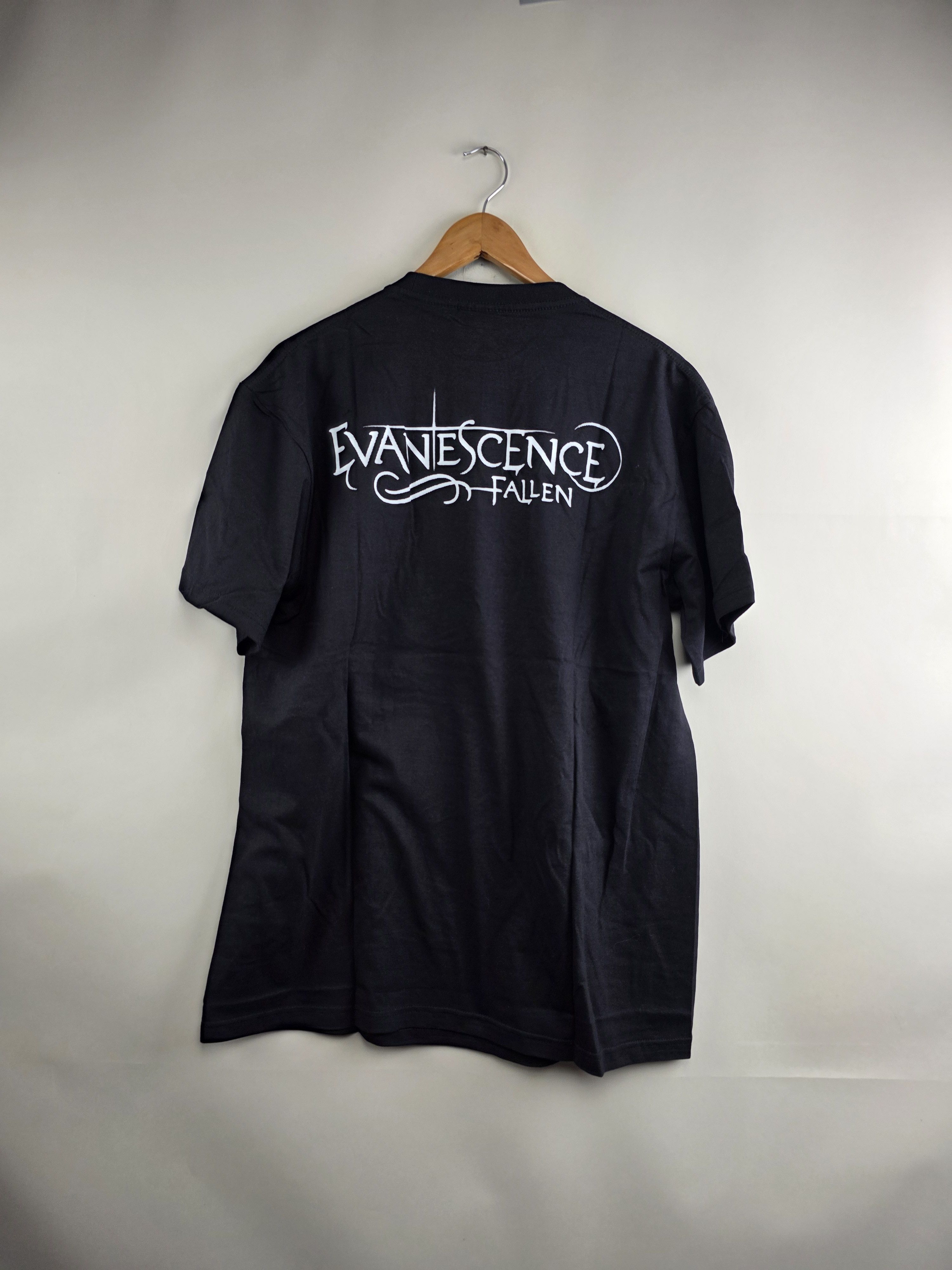 Vintage 2003 Evanescence Fallen vintage band tee Y2K XL 22.5" 30" Size US XL / EU 56 / 4 - 5 Thumbnail