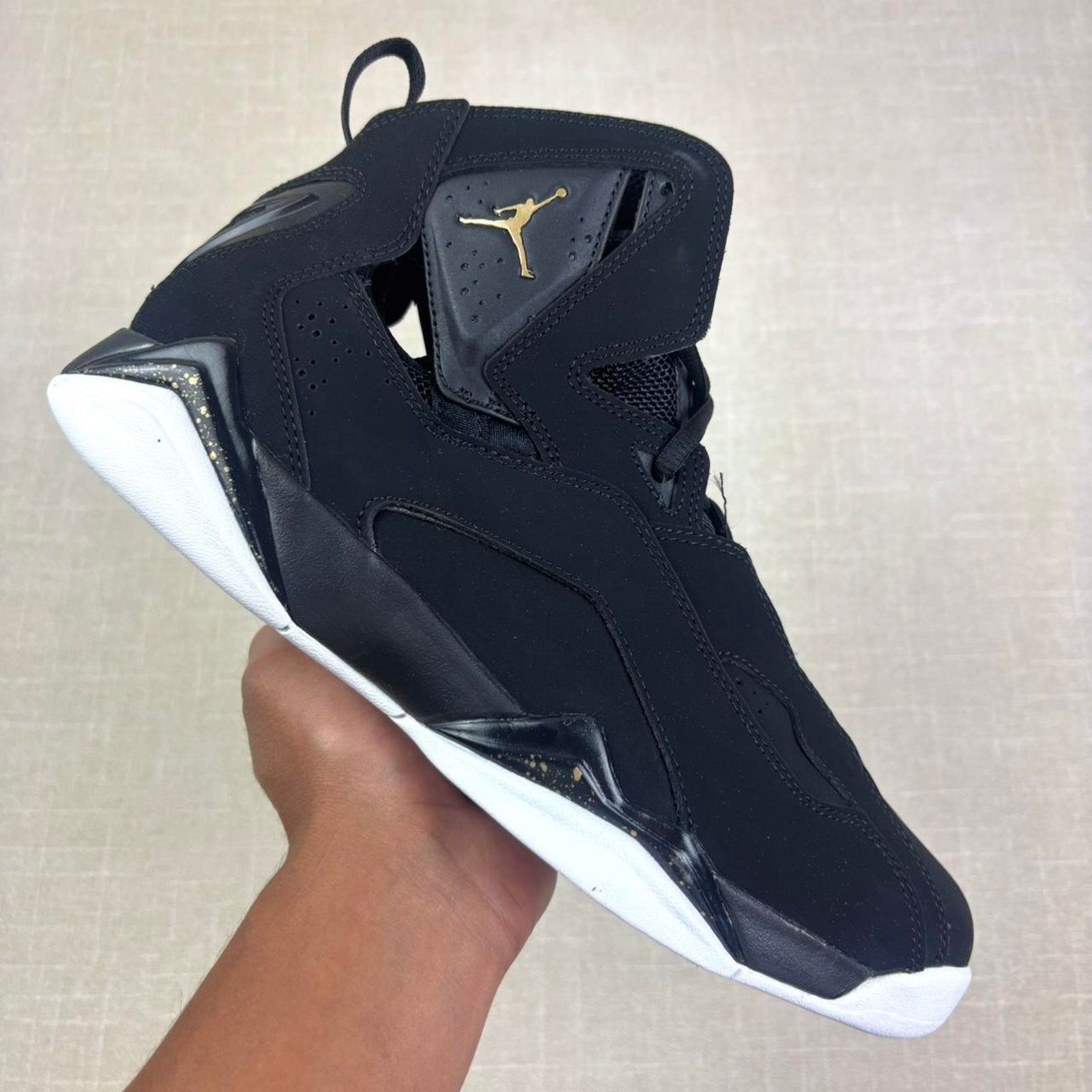 Jordan Brand 🏴‍☠️ 2016 Jordan True Flight “Black” 10.5M Size US 10.5 / EU 43-44 - 1 Thumbnail