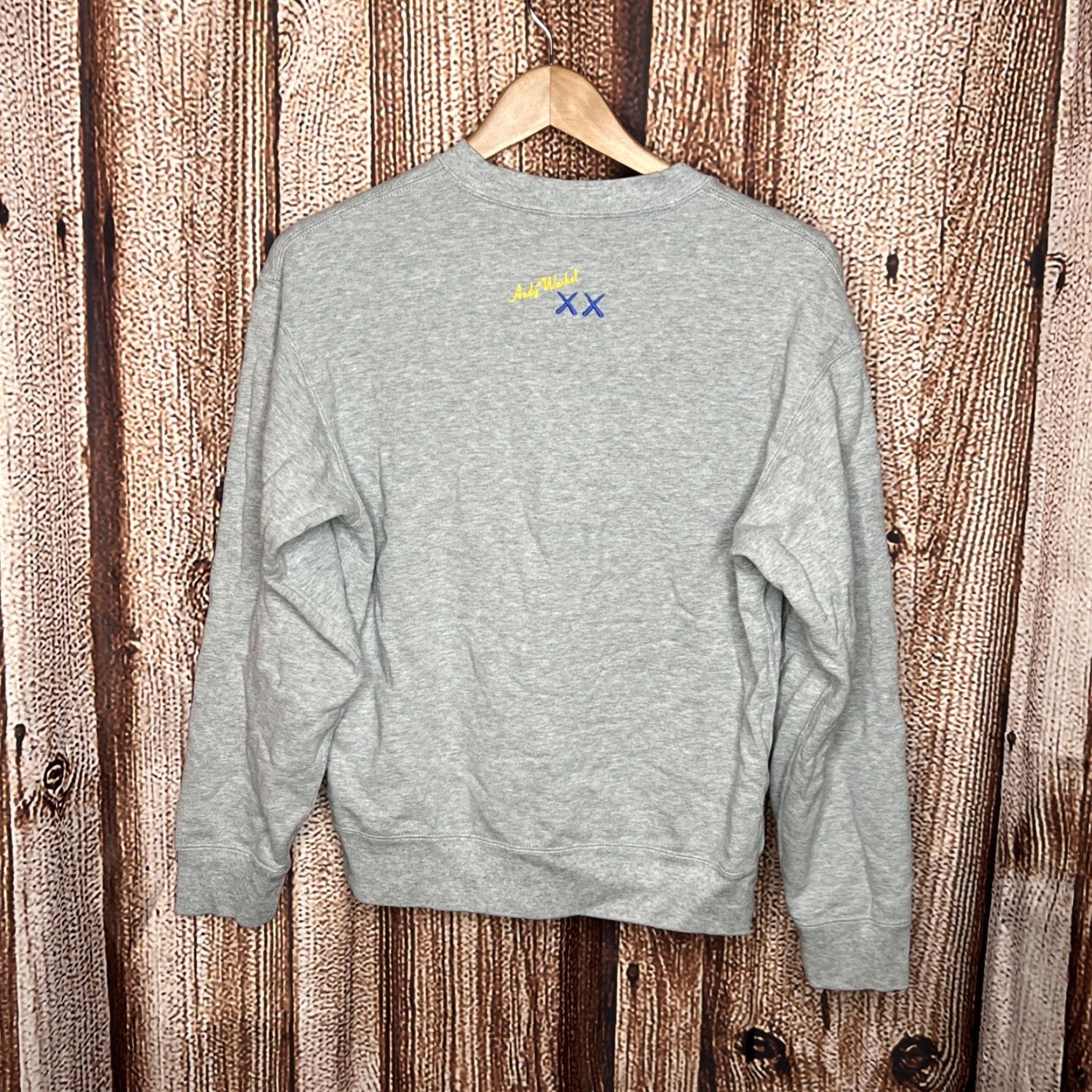 Uniqlo VINTAGE Uniqlo KAWS Andy Warhol Sweatshirt Mens XS Gray Pullover Crew Neck Graphic Print Sweatshirt Size US XS / EU 42 / 0 - 4 Thumbnail