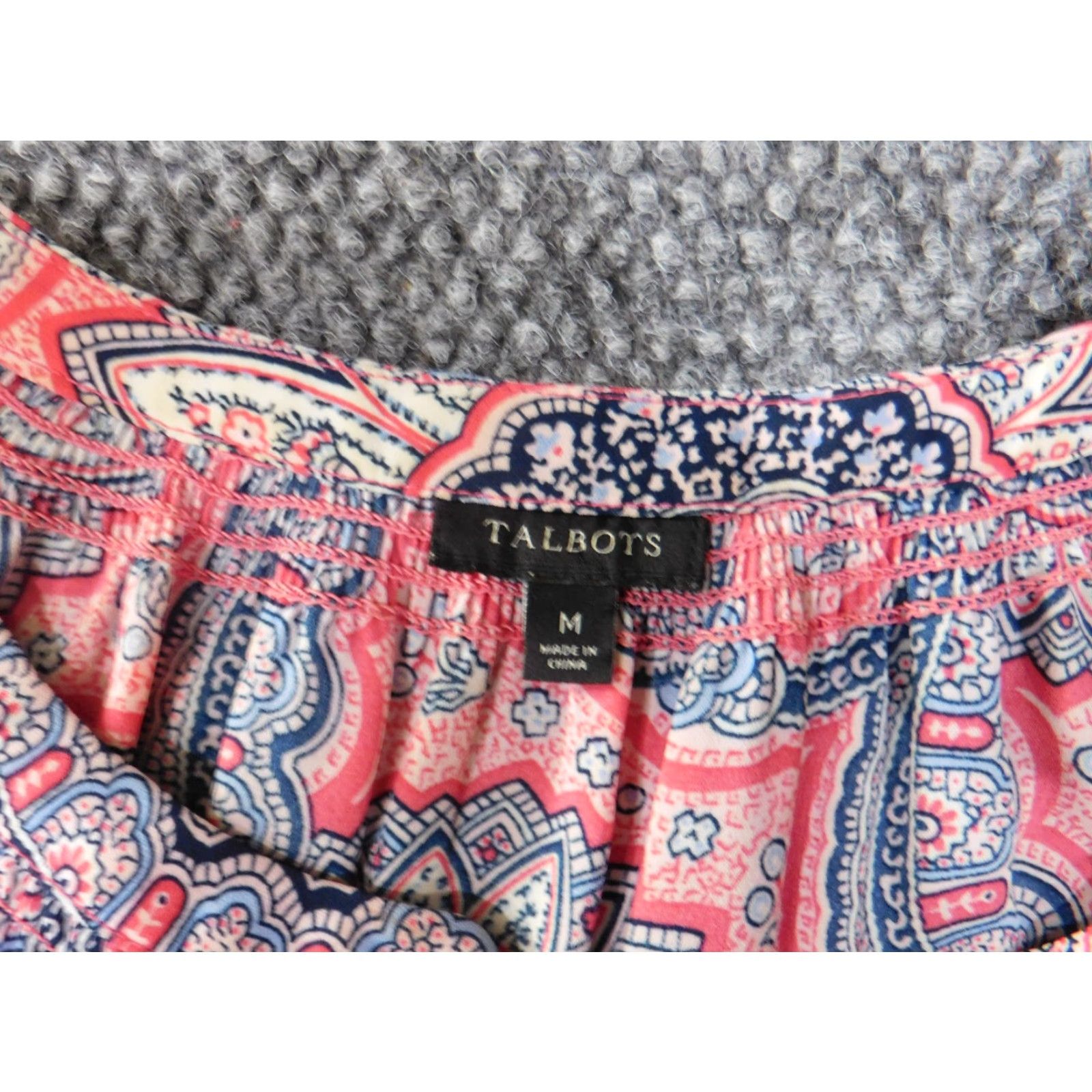 Talbots Talbots Blouse Womens Sleeveless V-Neck Red Geometric Polyester Top Medium"} Size M / US 6-8 / IT 42-44 - 4 Thumbnail
