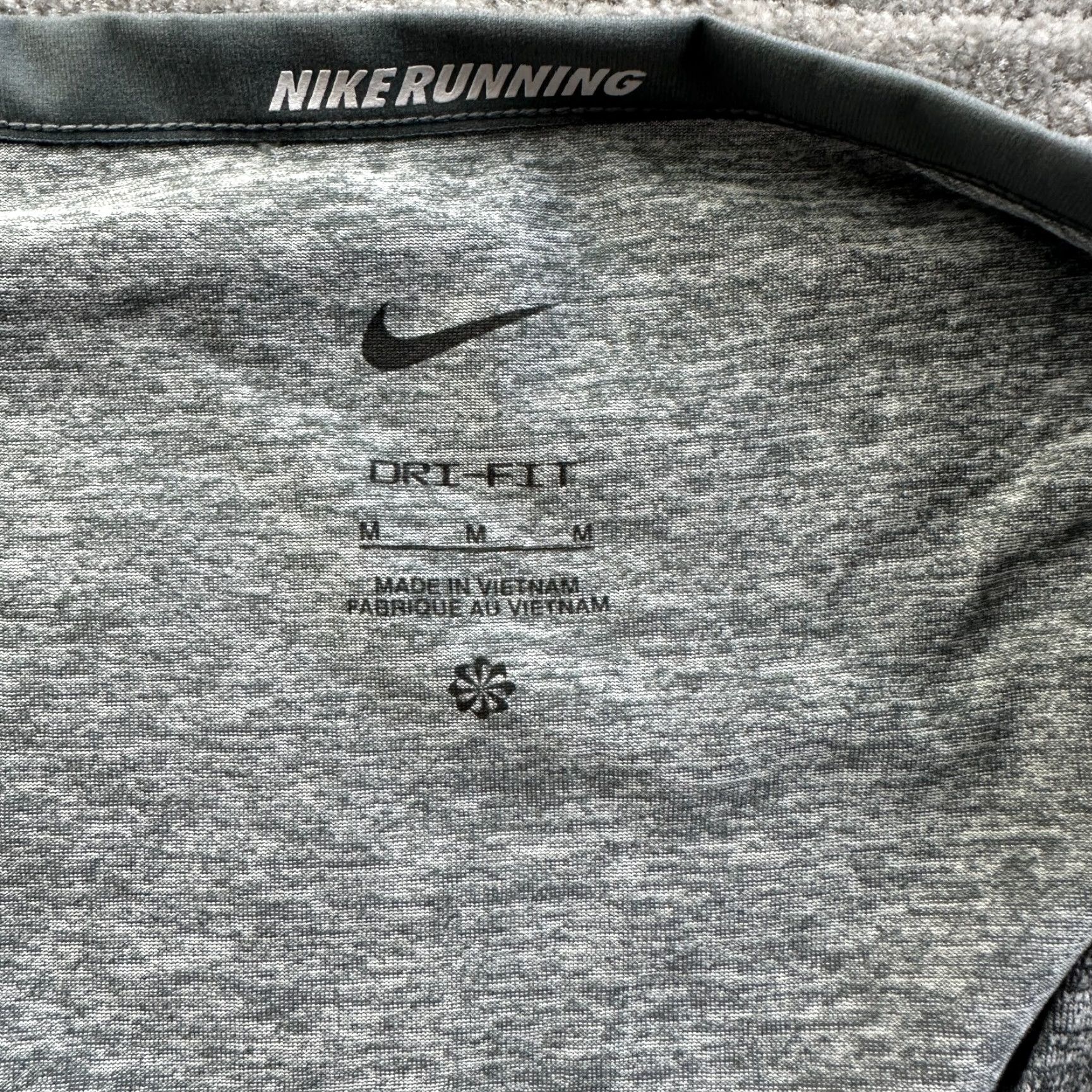 Nike Nike Dri-Fit Rise 365 Tank Top Shirt Mens Medium Gray Dri-Fit Gym Training Vintage? No. Size US M / EU 48-50 / 2 - 4 Thumbnail