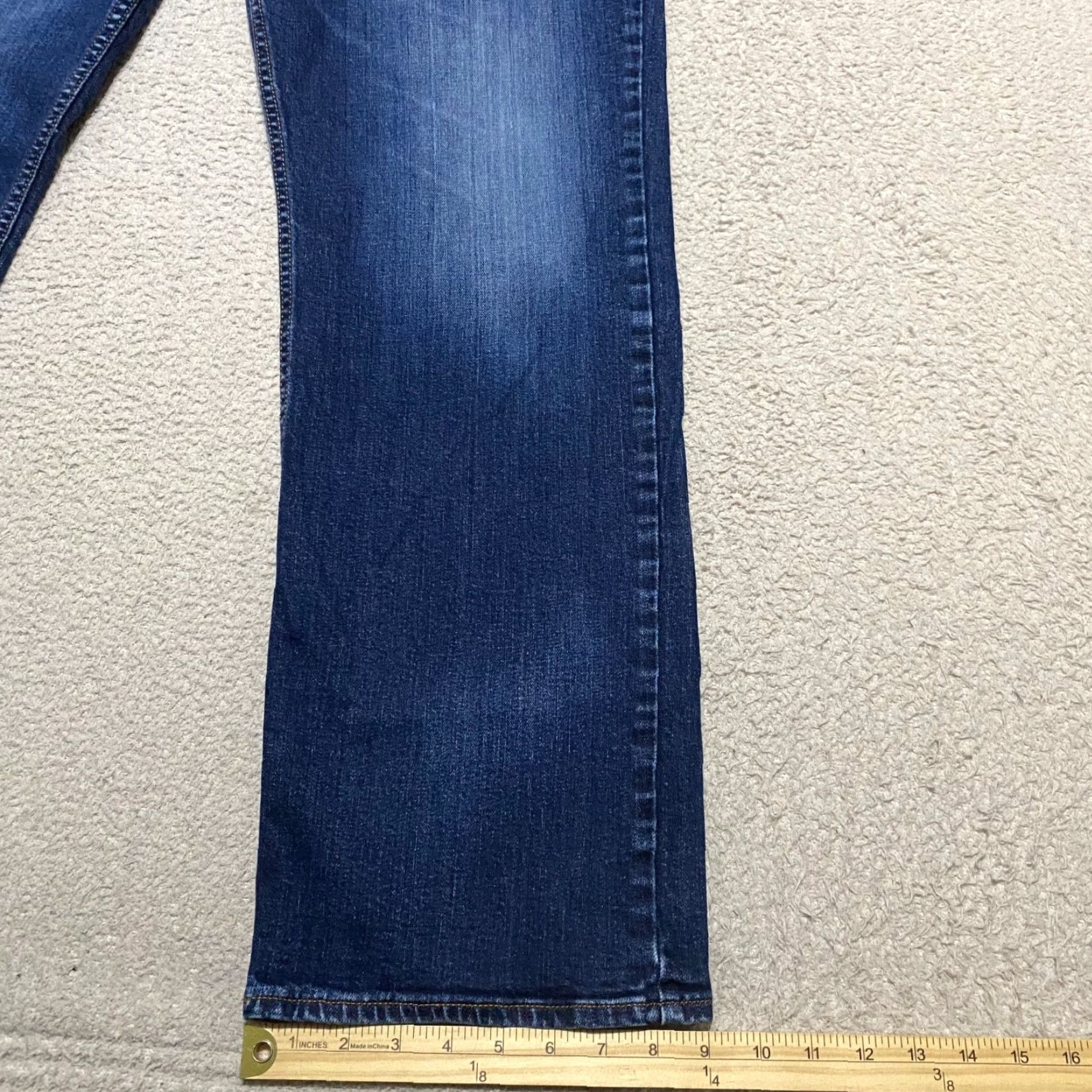 Old Navy Old Navy Jeans Mens 38x34 Blue Denim Dark Wash Straight Leg Mid Rise Jeans Mens Regular 5-Pocket Denim Blue 90s Classic Mens Size US 38 / EU 54 - 4 Thumbnail