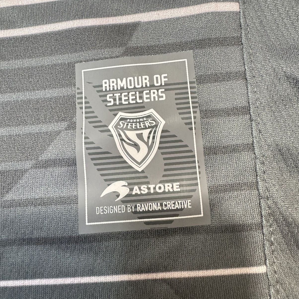 Other Pohang Steelers 2017 goalkeeper shirt #1 Size US S / EU 44-46 / 1 - 8 Thumbnail