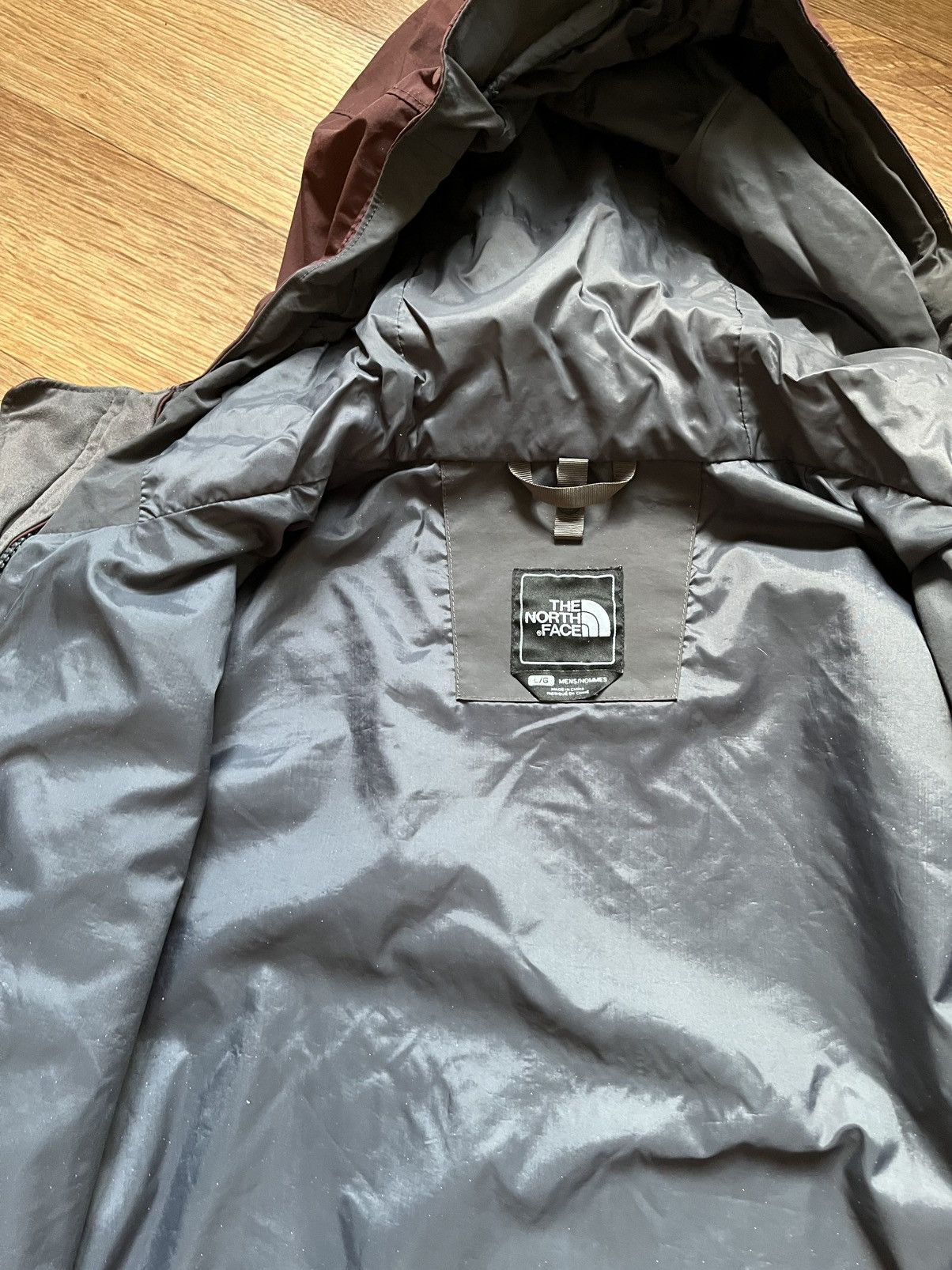 The North Face Vintage The North Face HyVent Outdoor Windbreaker Jacket Size US L / EU 52-54 / 3 - 6 Thumbnail
