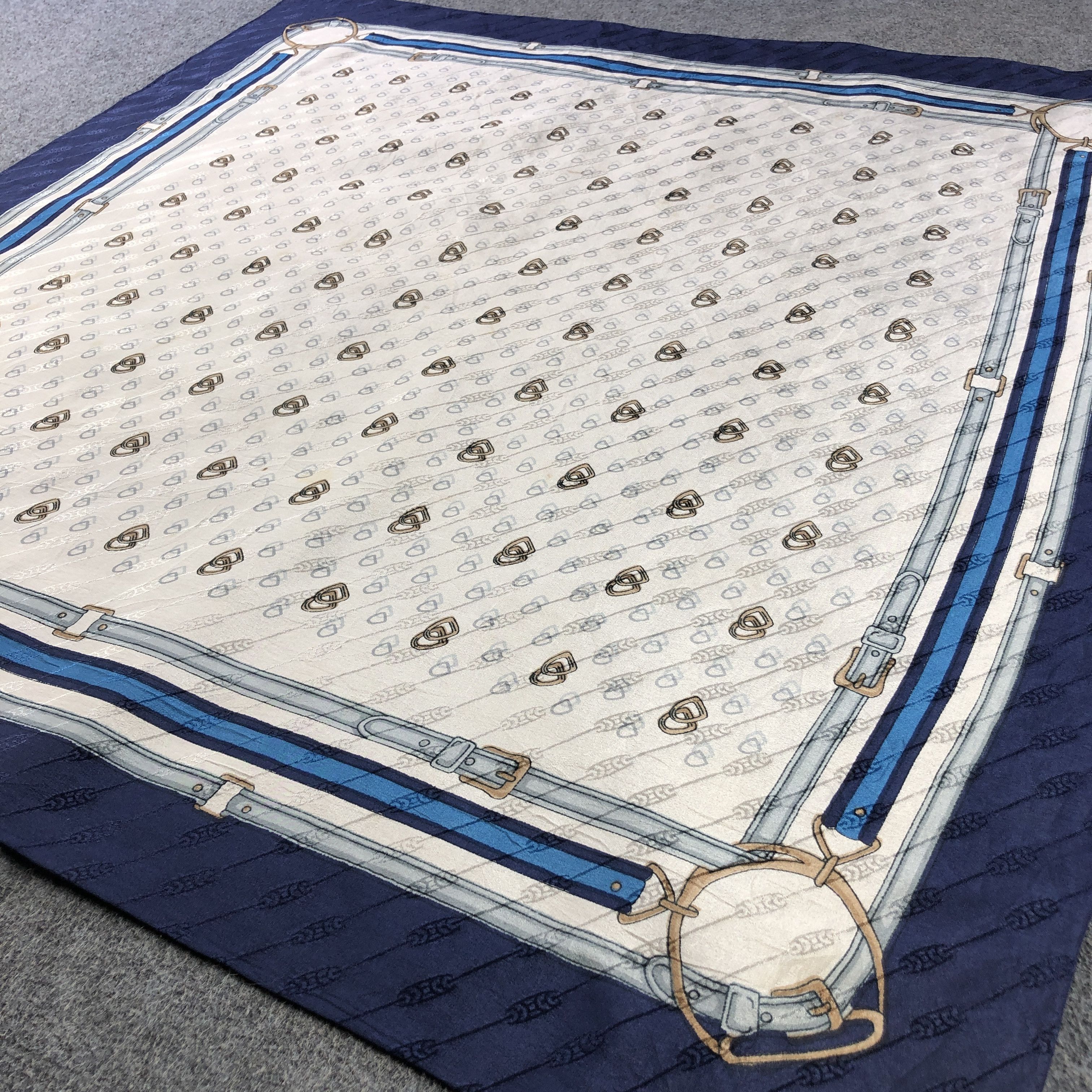 Japanese Brand Vintage Luxury Hand Rolled Silk Scarf M1285 Size ONE SIZE - 3 Thumbnail