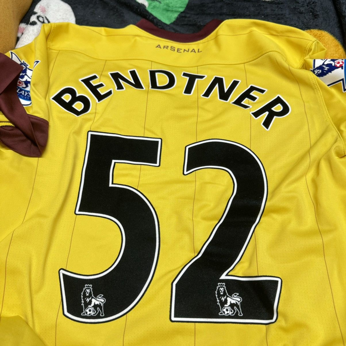 Nike Arsenal 10/11 away shirt #52 Bendtner Size US M / EU 48-50 / 2 - 4 Thumbnail