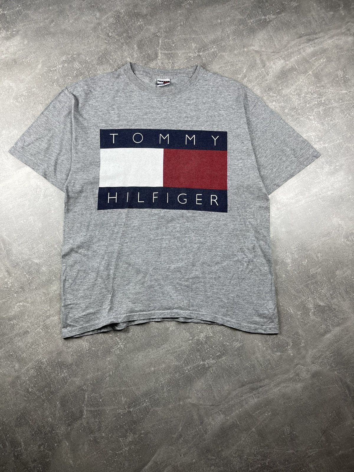 Tommy Hilfiger × Vintage Tommy Hilfiger Vintage 90s Rare Big Logo 1996 T-Shirt Size US L / EU 52-54 / 3 - 2 Thumbnail