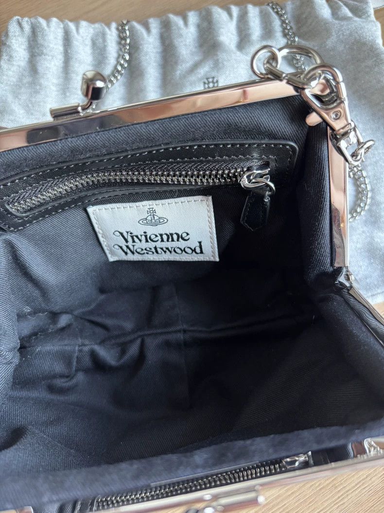 Vivienne Westwood Vivienne Westwood size os Black lamb skin dumplings Size ONE SIZE - 8 Thumbnail