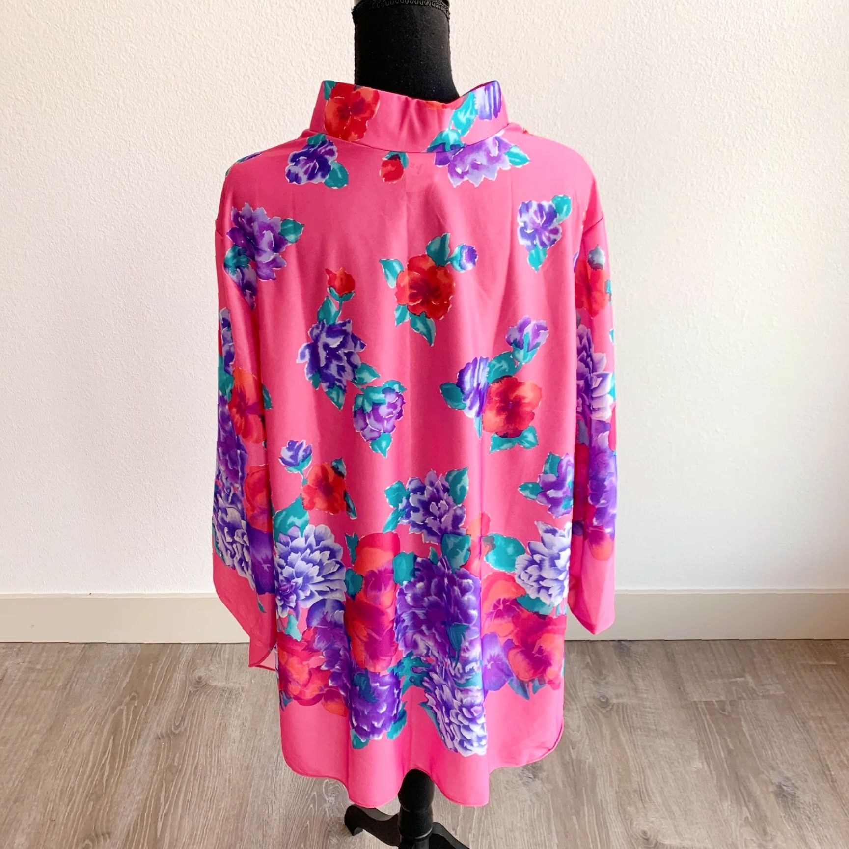 Vintage VINTAGE Granada Pink Floral Nightshirt Kaftan Muumuu Shirt Dress 2X XXL USA Size XXL / US 16-18 / IT 52-54 - 6 Thumbnail