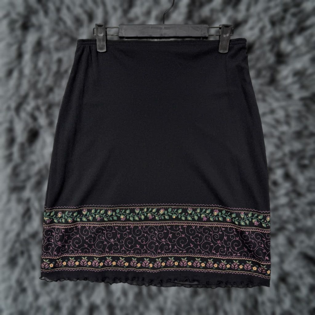 Vintage VINTAGE Y2K Modern Elements Skirt M Black Knee Length Floral Ruffle Elastic Waist 90s Gothic Grunge Office Core Womens Size 32" / US 10 / IT 46 - 1 Thumbnail