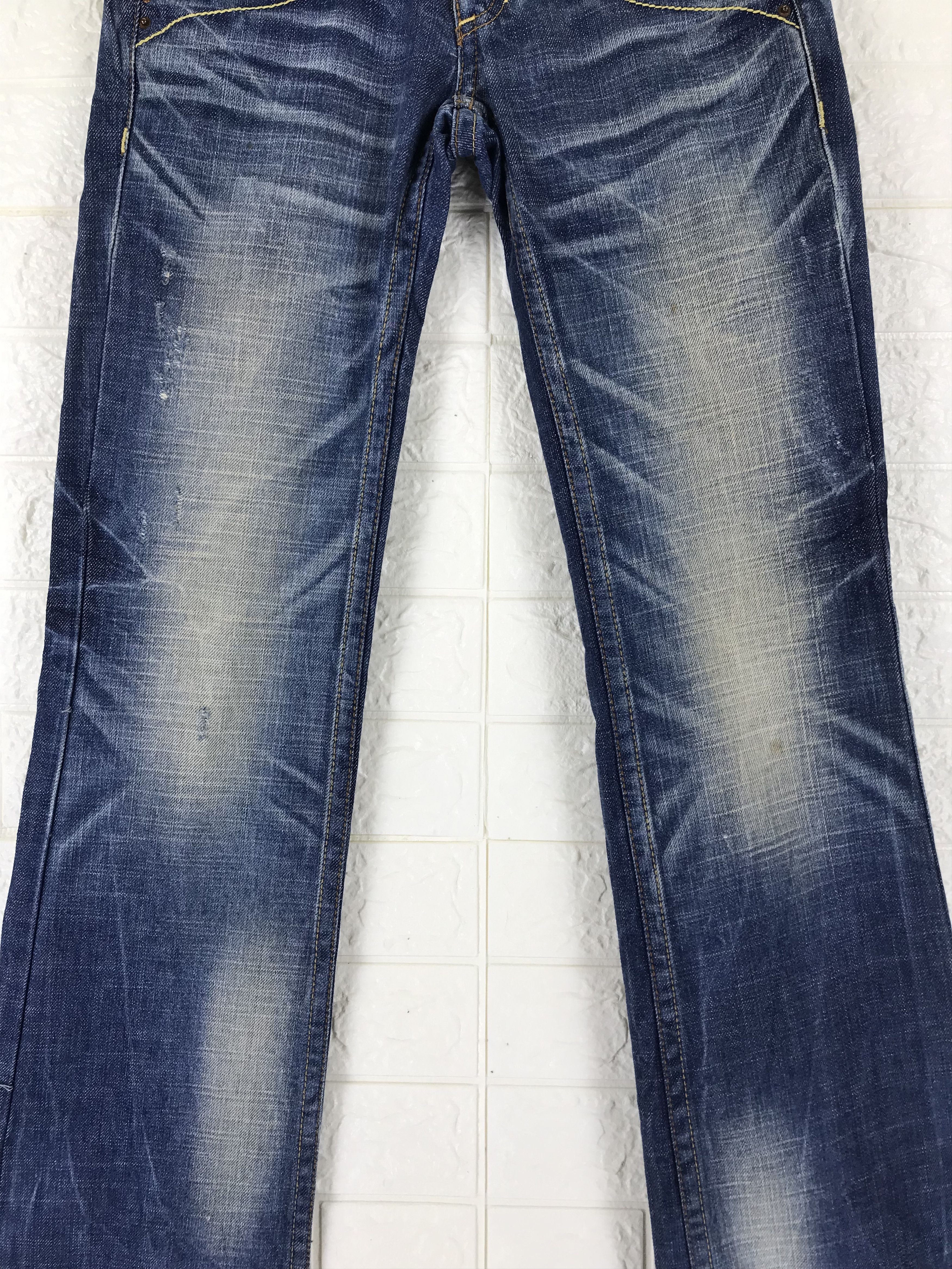Japanese Brand Vintage Red Pepper Denim Embroidered Flare Jeans Size 25" / US 0 / IT 36 - 7 Thumbnail