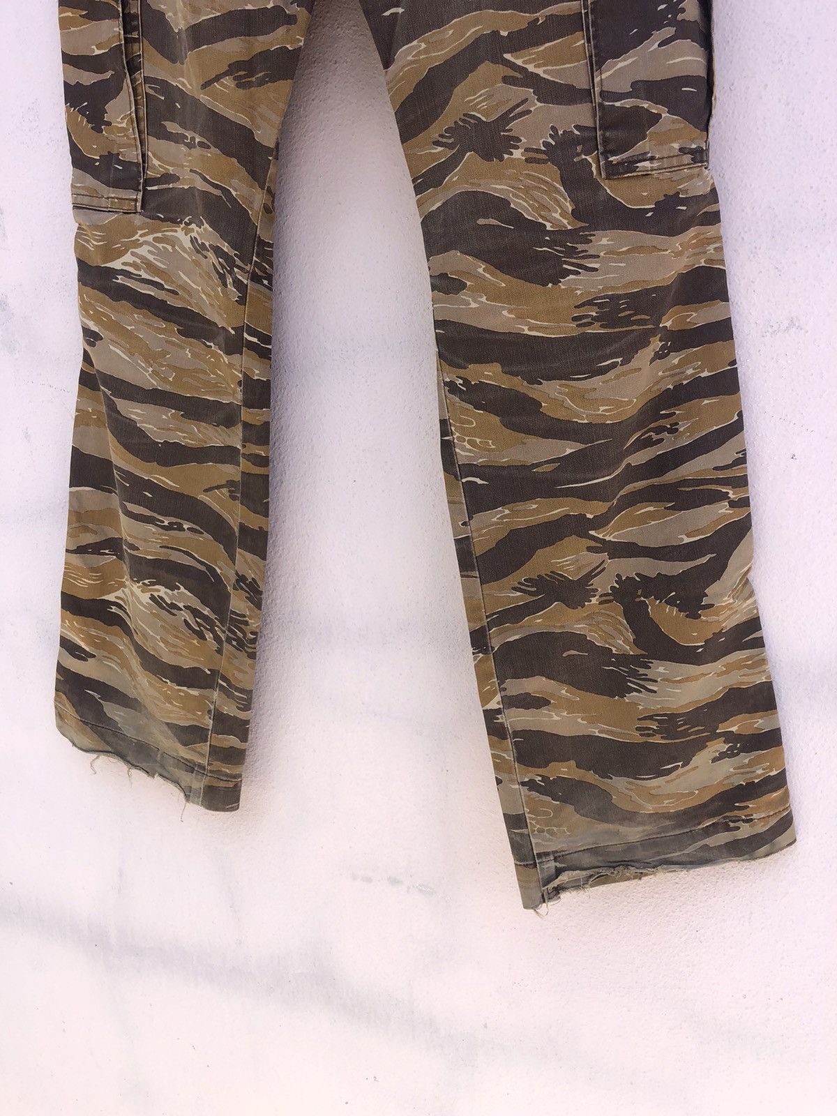 Hysteric Glamour Hysteric Glamour Tiger Stripe Military Style Cargo Pants Size US 29 - 7 Thumbnail
