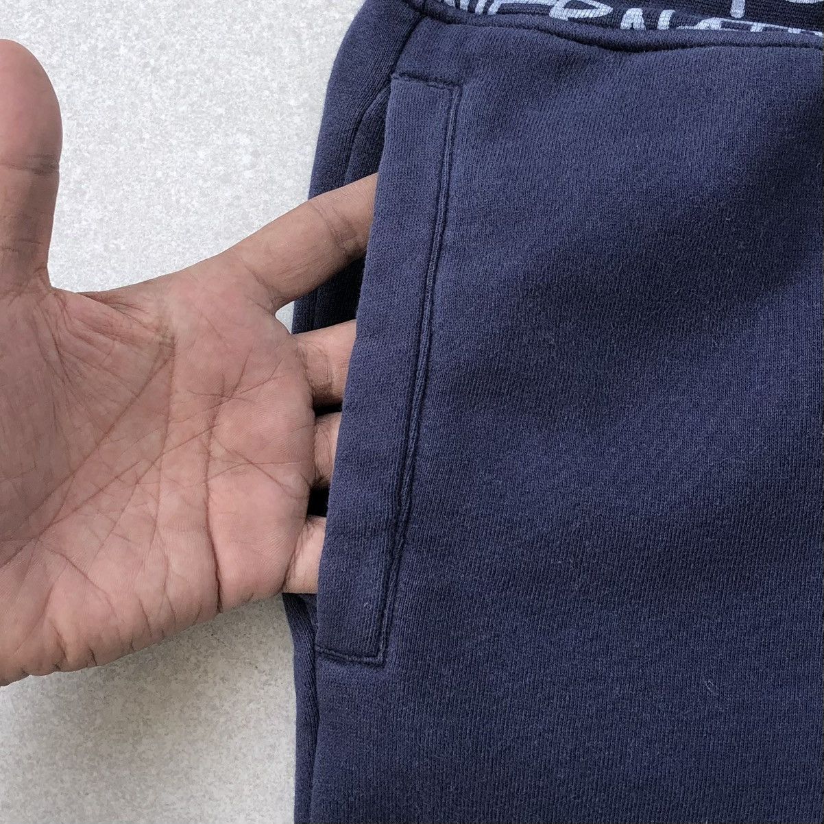 Stussy Vintage Stussy Japan Wordwide Blue Black Sweatpants Size US 32 / EU 48 - 5 Thumbnail