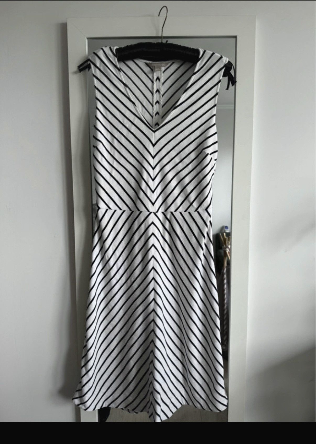 Banana Republic Banana Republic Black and White Striped Flared Dress S / 36 Size S / US 4 / IT 40 - 1 Thumbnail