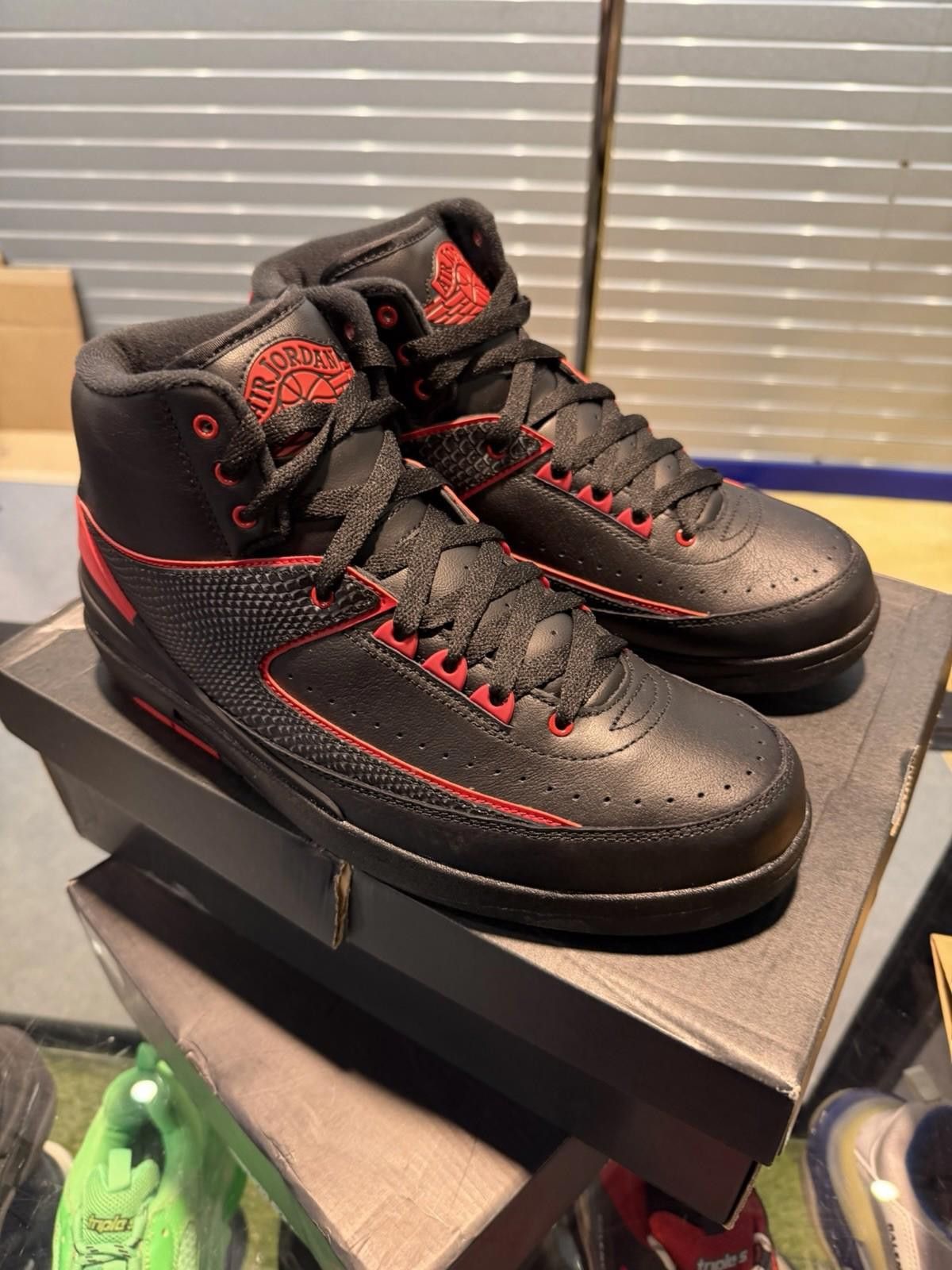 Nike Nike Air Jordan 2 Retro Alternate 87 red Black Sneaker 10 Size US 10 / EU 43 - 5 Thumbnail