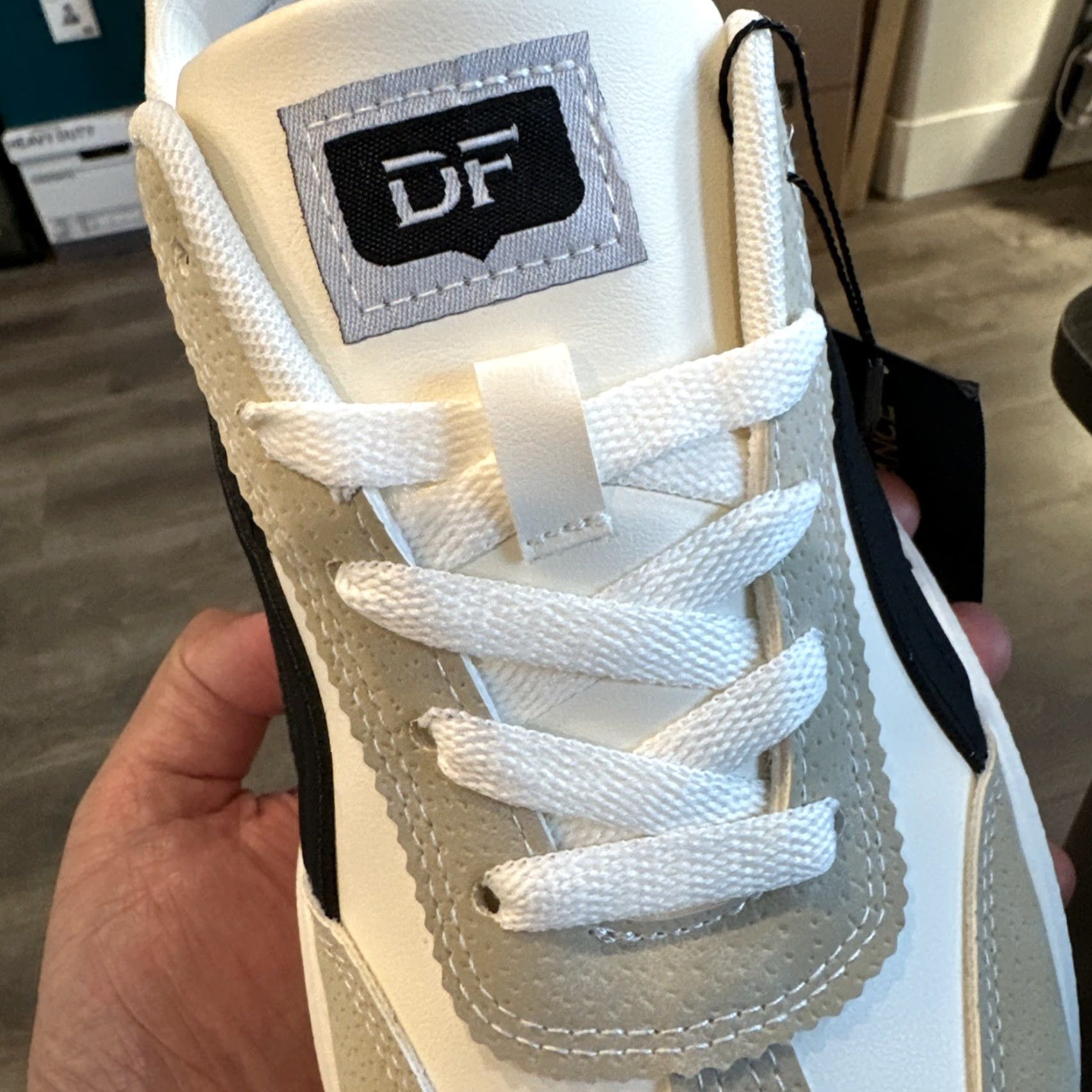Vintage VINTAGE De Florance Sneaker Women White Black 10 US - Low Top Lace Up Lightweight Athletic Casual Workwear 90s Theme? Size US 10 / IT 40 - 4 Thumbnail