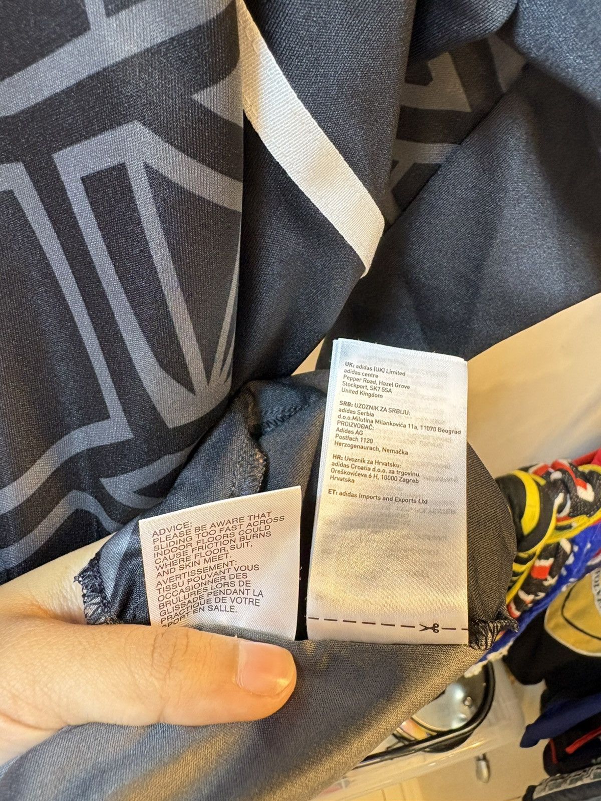 Adidas 2022-2023 Bayern Munich Goalkeeper Kit Size US M / EU 48-50 / 2 - 7 Thumbnail