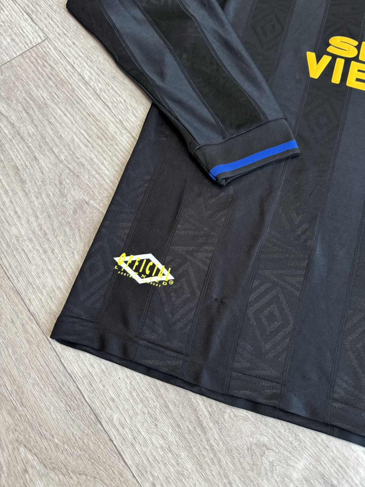 Umbro 🔷Retro Umbro Manchester United 1993/94/95 Soccer jersey🔷 Size US M / EU 48-50 / 2 - 5 Thumbnail