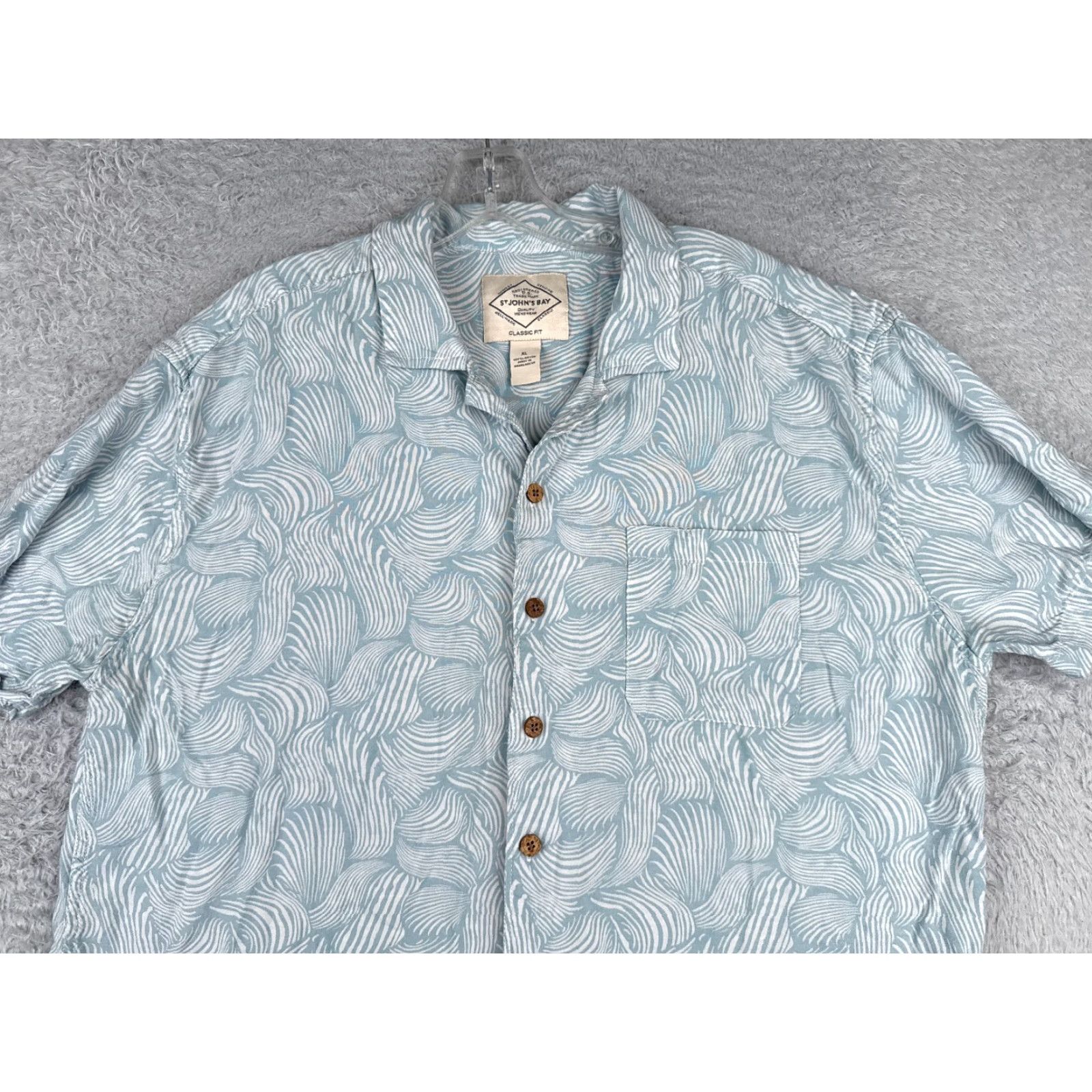 Vintage VINTAGE St. John's Bay Button-Up Hawaiian Shirt Men XL Blue White Waves 100% Rayon Floral Short Sleeve Mens Size US XL / EU 56 / 4 - 4 Thumbnail
