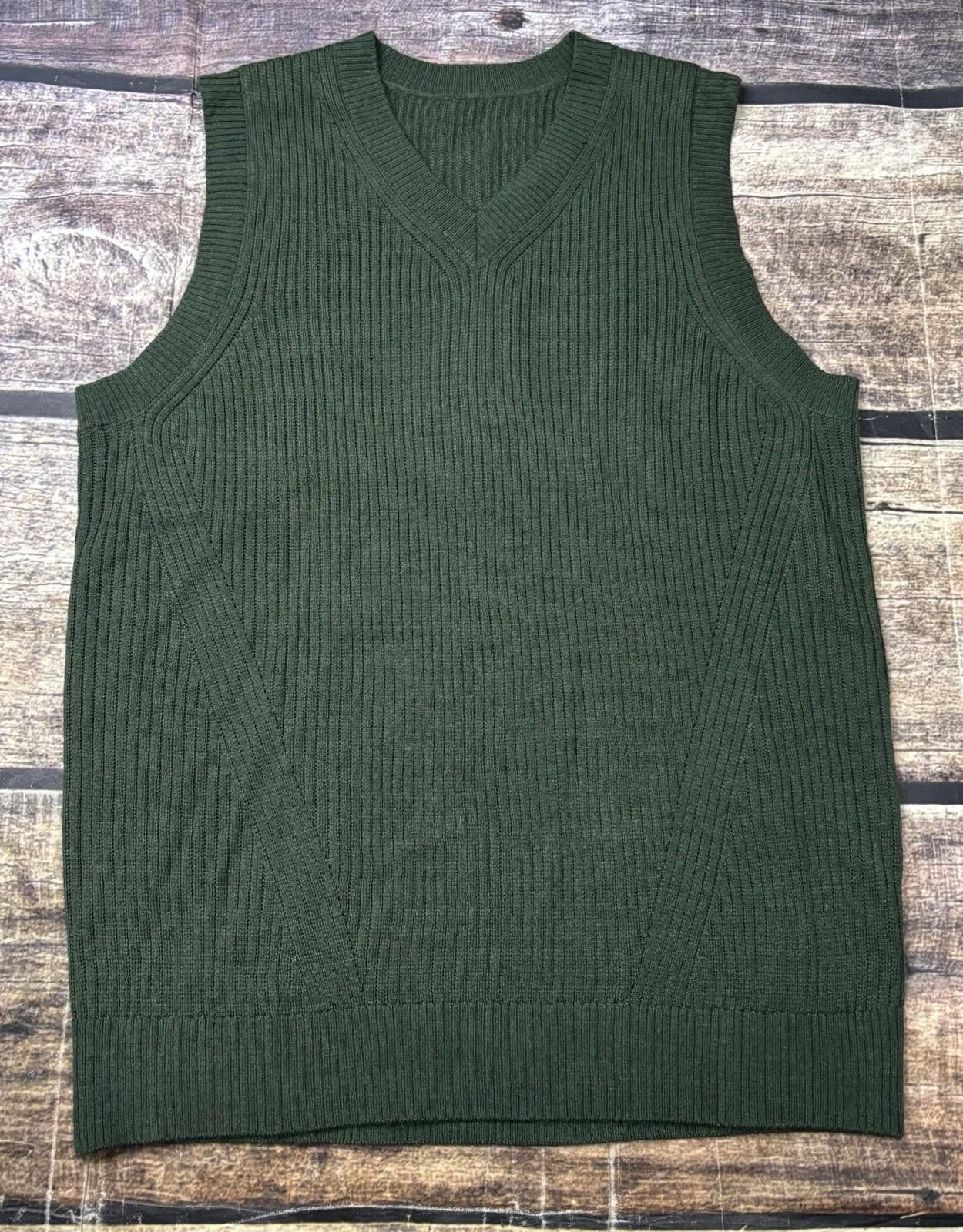 The Unbranded Brand Sweater Vest Womens Medium Merino Wool Blend V-Neck Pullover Size M / US 6-8 / IT 42-44 - 1 Thumbnail