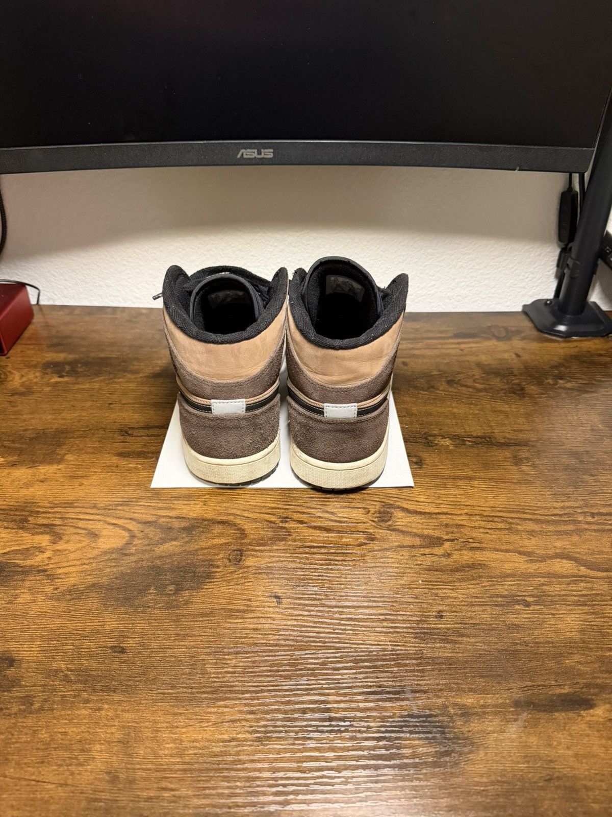 Nike Air Jordan 1 Mid Dark Chocolate Size US 10.5 / EU 43-44 - 3 Thumbnail
