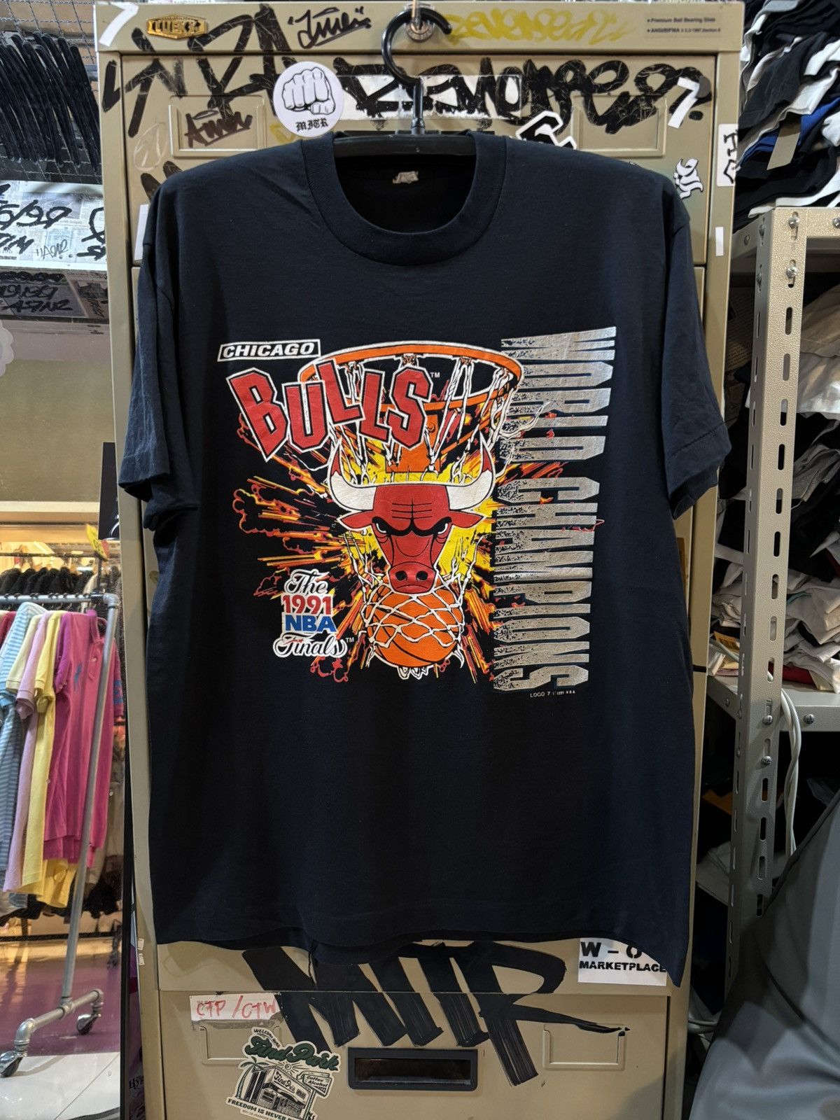 Vintage Vintage Chicago Bulls 1991’s Size US XL / EU 56 / 4 - 1 Thumbnail