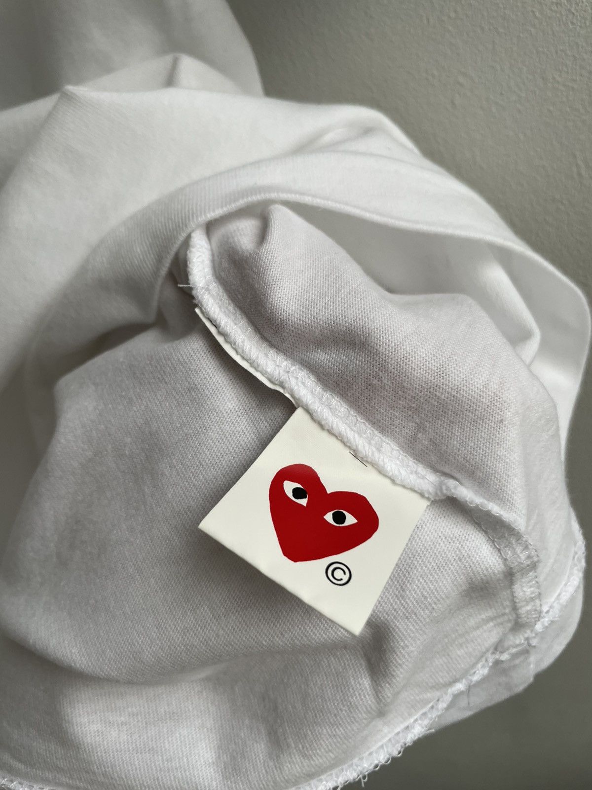 Comme des Garcons PLAY Comme Des Garcons Play CDG Small Heart Logo T Shirt Tee Size US L / EU 52-54 / 3 - 8 Thumbnail