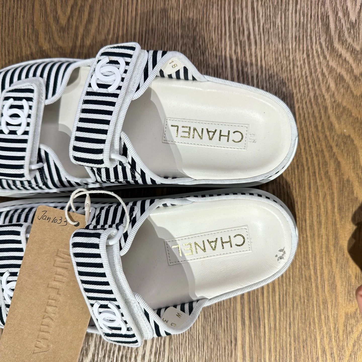 Chanel Chanel Jan1033 new black and white stripe Velcro slides 37 Size US 6 / IT 36 - 5 Thumbnail