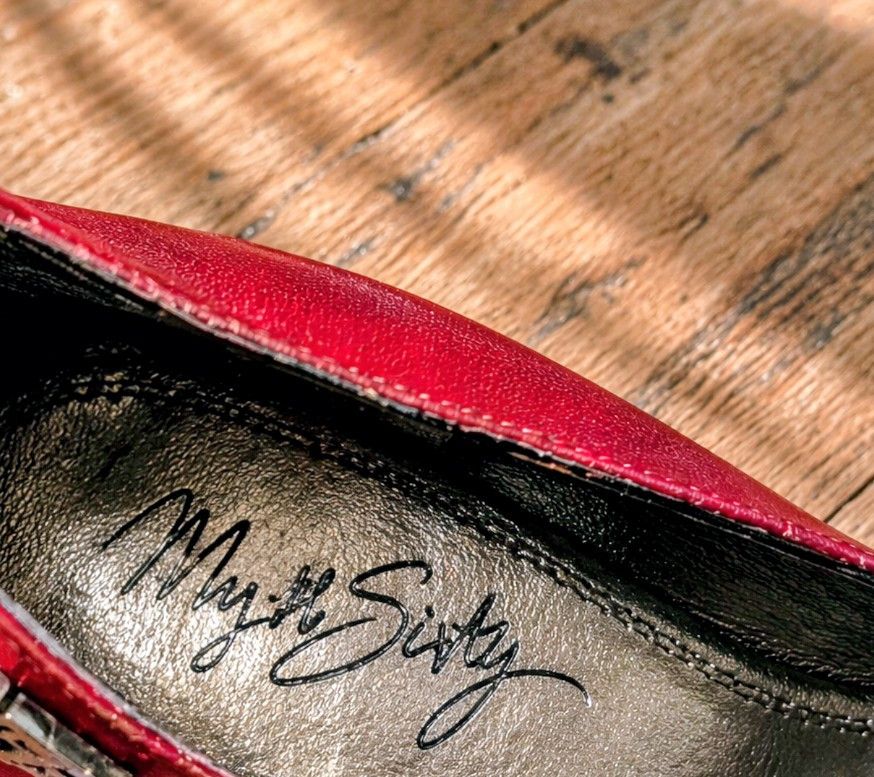 Miss Sixty RARE Vintage MISS SIXTY Y2K Red Leather Heart Kitten Heels Size US 8.5 / IT 38.5 - 4 Thumbnail