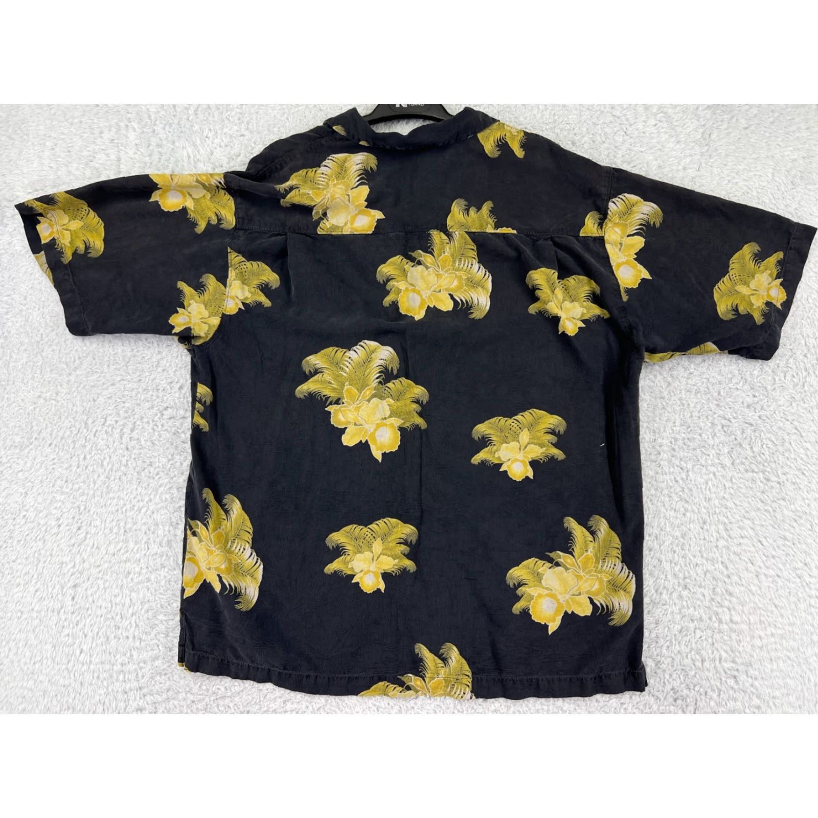 Tommy Bahama Tommy Bahama Shirt Men Large Black Yellow Floral Hawaiian 100% Silk Beach Resort Shirt Adult Large Black Floral Hawaii Aloha Resort Mens Size US L / EU 52-54 / 3 - 2 Thumbnail