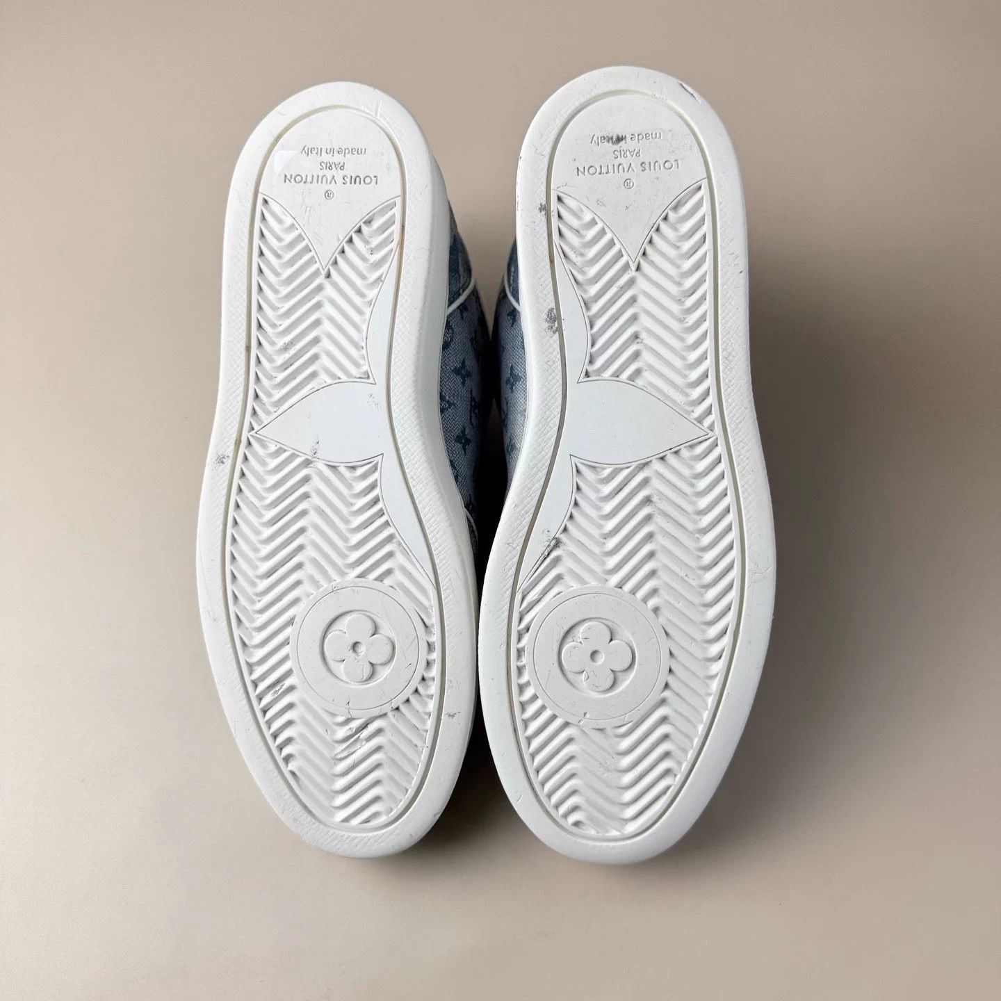 Louis Vuitton LV White Blue Denim Monogram Sneakers 37 95new Size US 6 / IT 36 - 7 Thumbnail