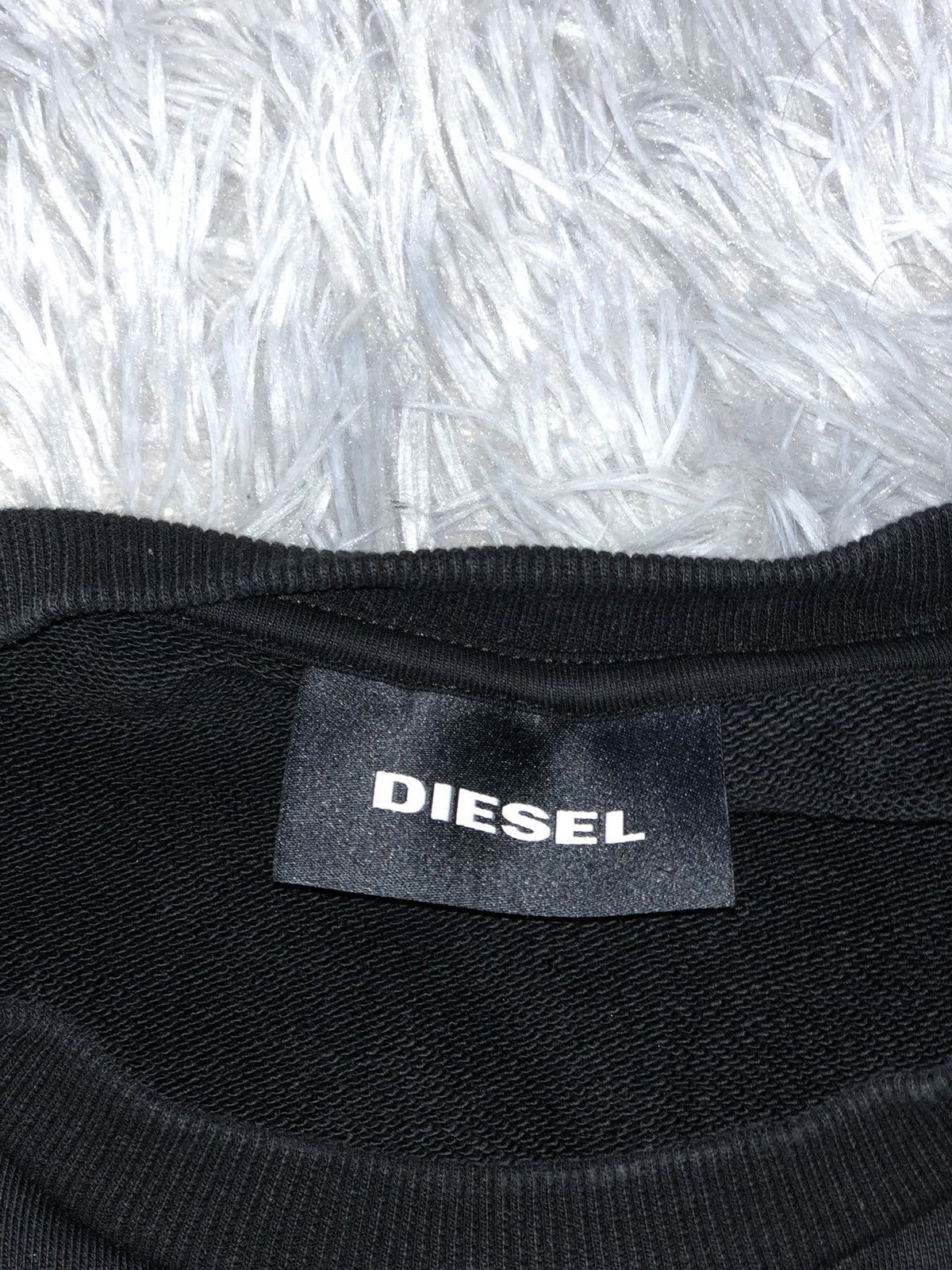 Diesel • Diesel Black Embossed Logo Crewneck Sweatshirt Size US XL / EU 56 / 4 - 4 Thumbnail