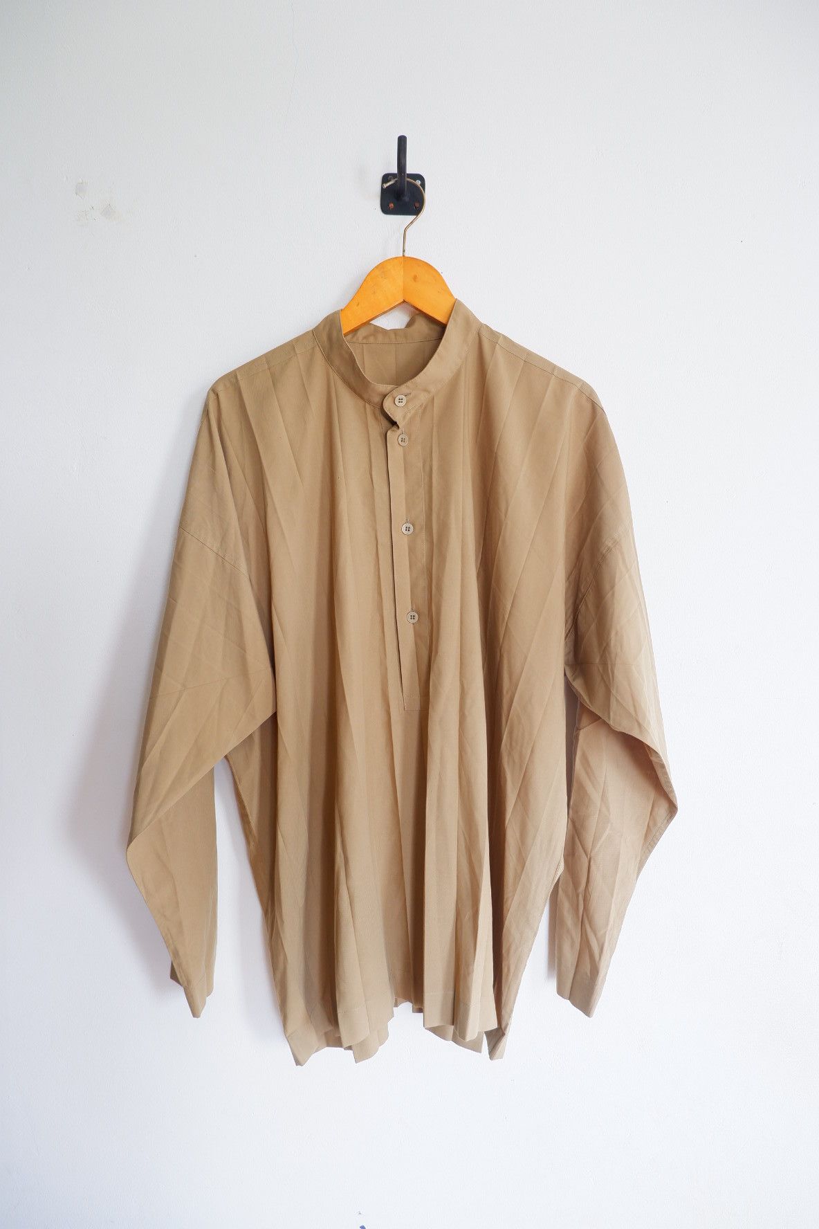 Homme Plisse Issey Miyake Homme Plisse Issey Miyake Edge Pleated Half Button Shirts Size US XL / EU 56 / 4 - 1 Thumbnail